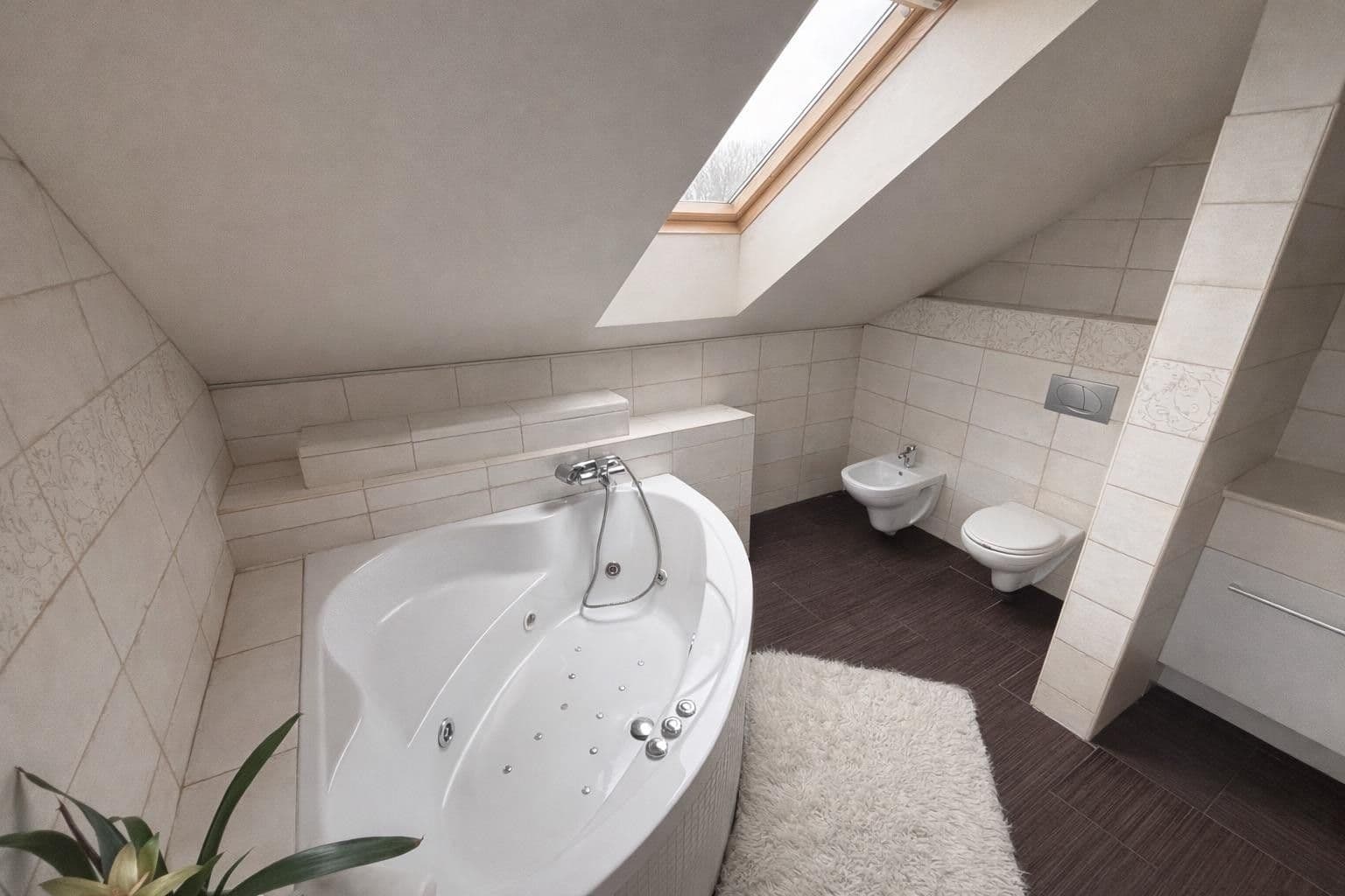 Prodej domu 110 m², pozemek 1.168 m², Alešova, Chomutov, Ústecký kraj Prodej domu 110 m², pozemek 1.168 m², Alešova, Chomutov, Ústecký kraj