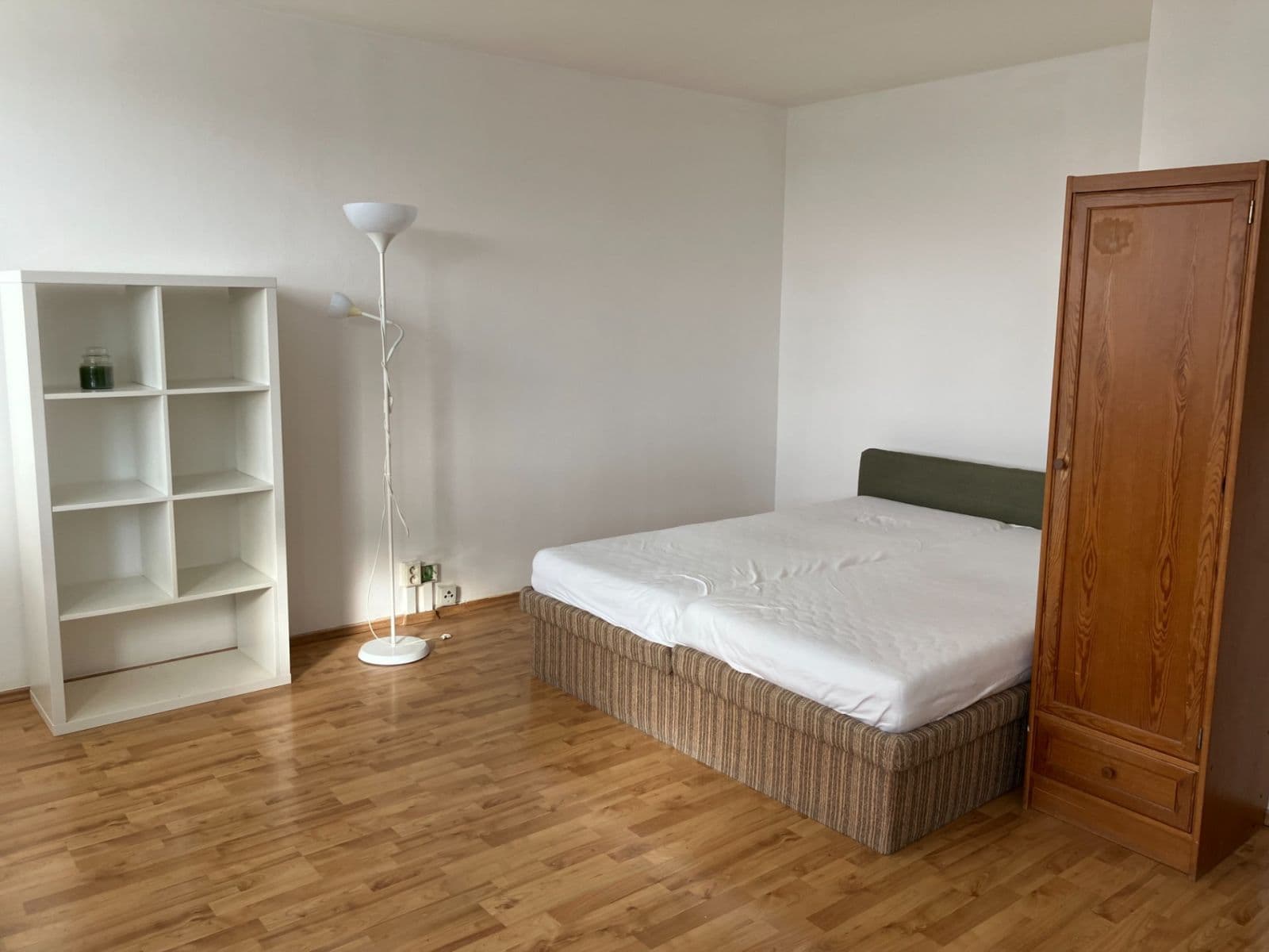 Pronájem bytu 1+kk 30 m², Nekvasilova, Praha, Praha Pronájem bytu 1+kk 30 m², Nekvasilova, Praha, Praha