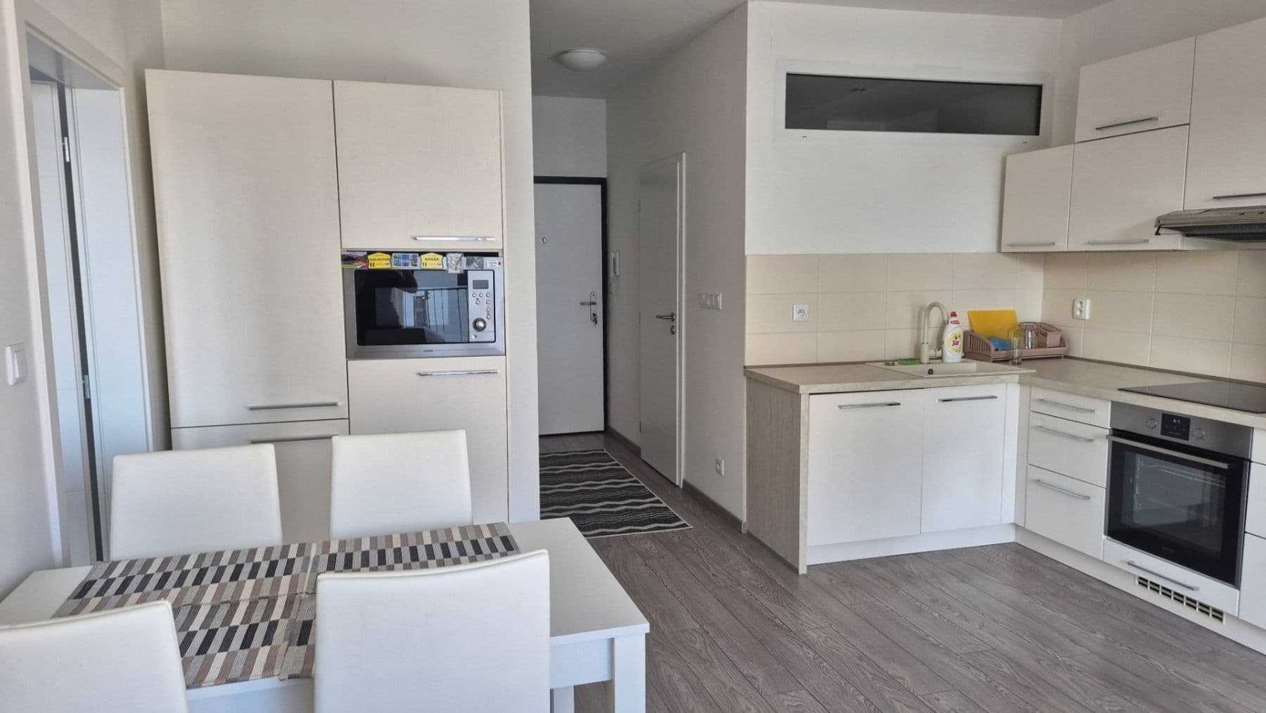 Pronájem bytu 2+1 46 m², Sliačska, Nové Mesto, Bratislavský kraj Pronájem bytu 2+1 46 m², Sliačska, Nové Mesto, Bratislavský kraj