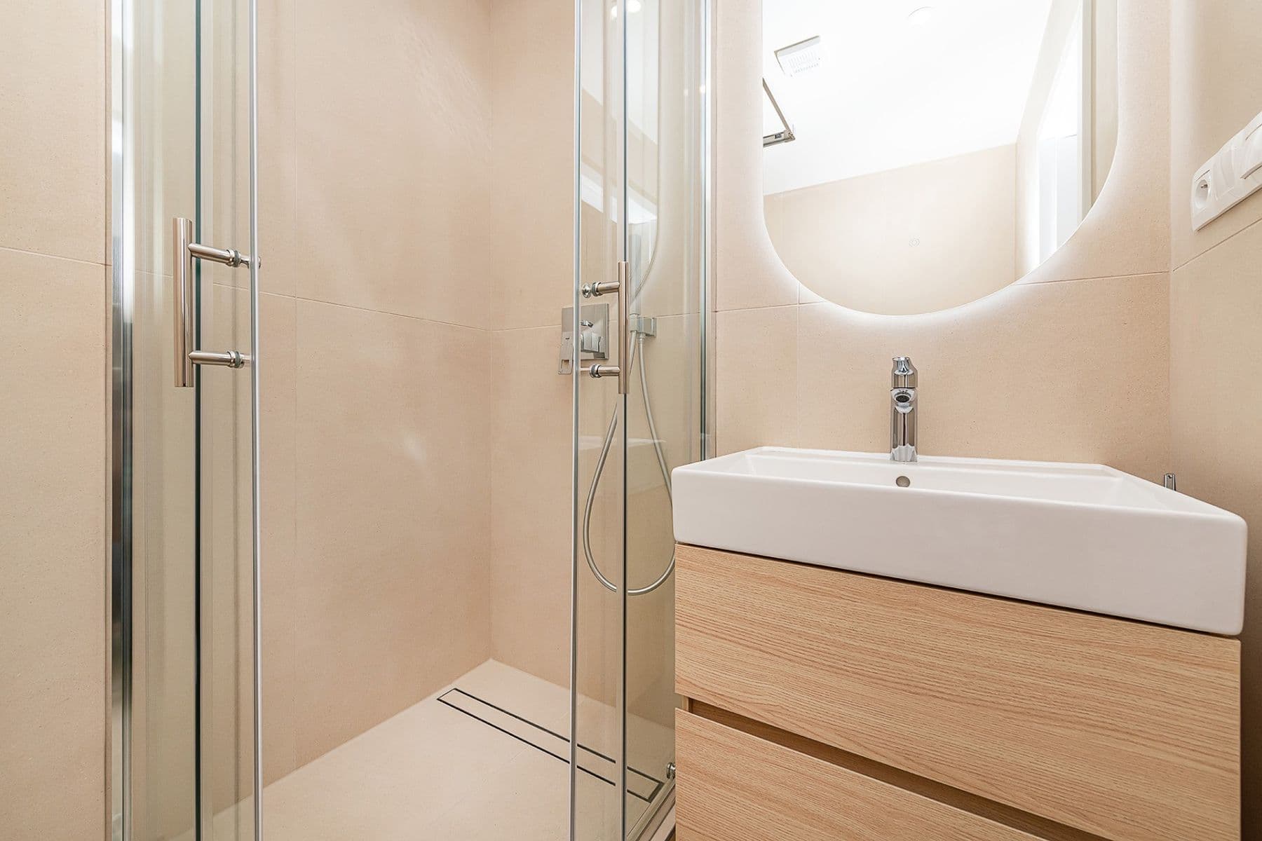 Prodej bytu 4+kk 80 m², Hrusická, Praha, Praha Prodej bytu 4+kk 80 m², Hrusická, Praha, Praha