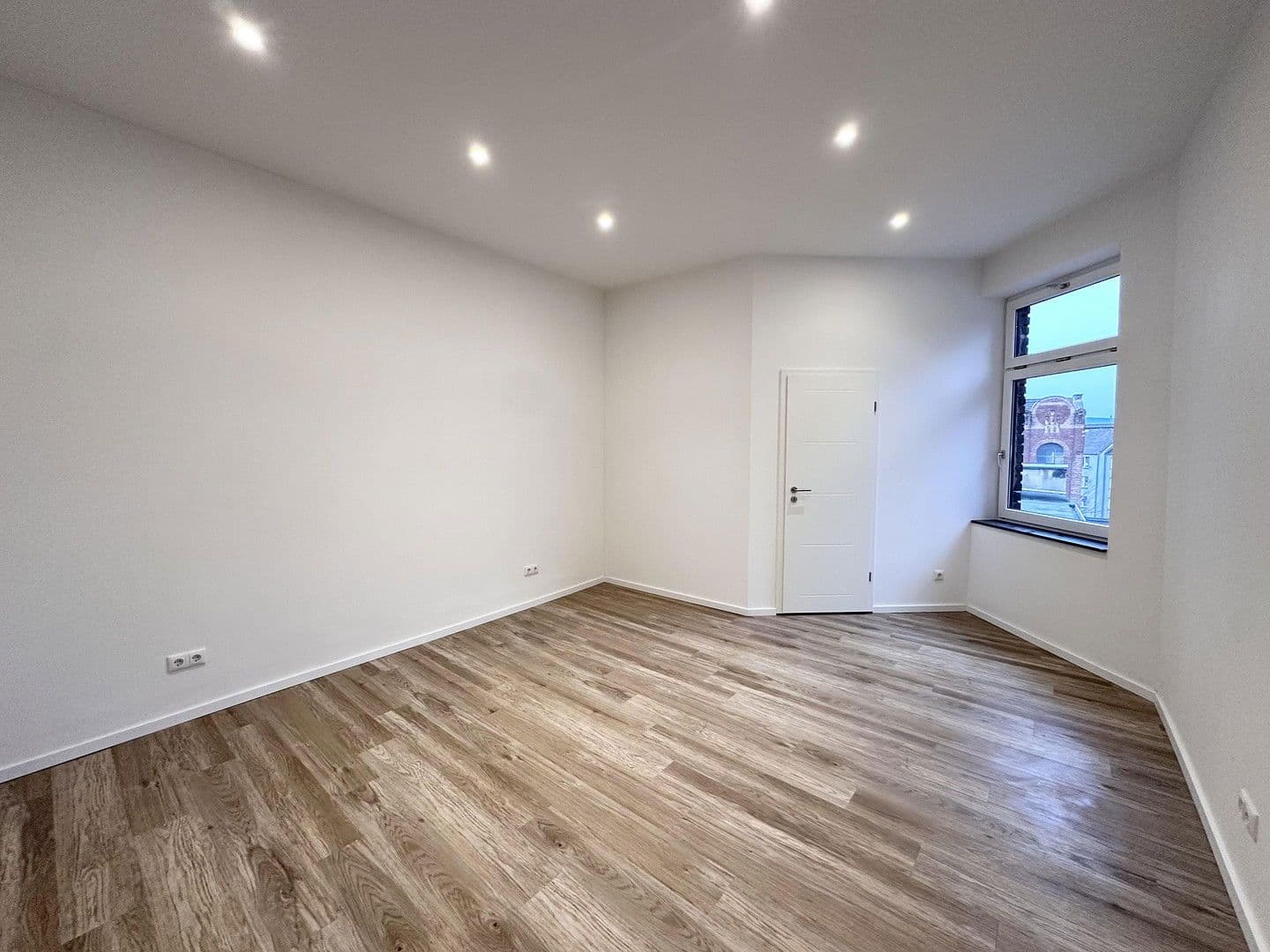 Prodej bytu 2+1 53 m², Cáchy, Severní Porýní-Vestfálsko Prodej bytu 2+1 53 m², Cáchy, Severní Porýní-Vestfálsko