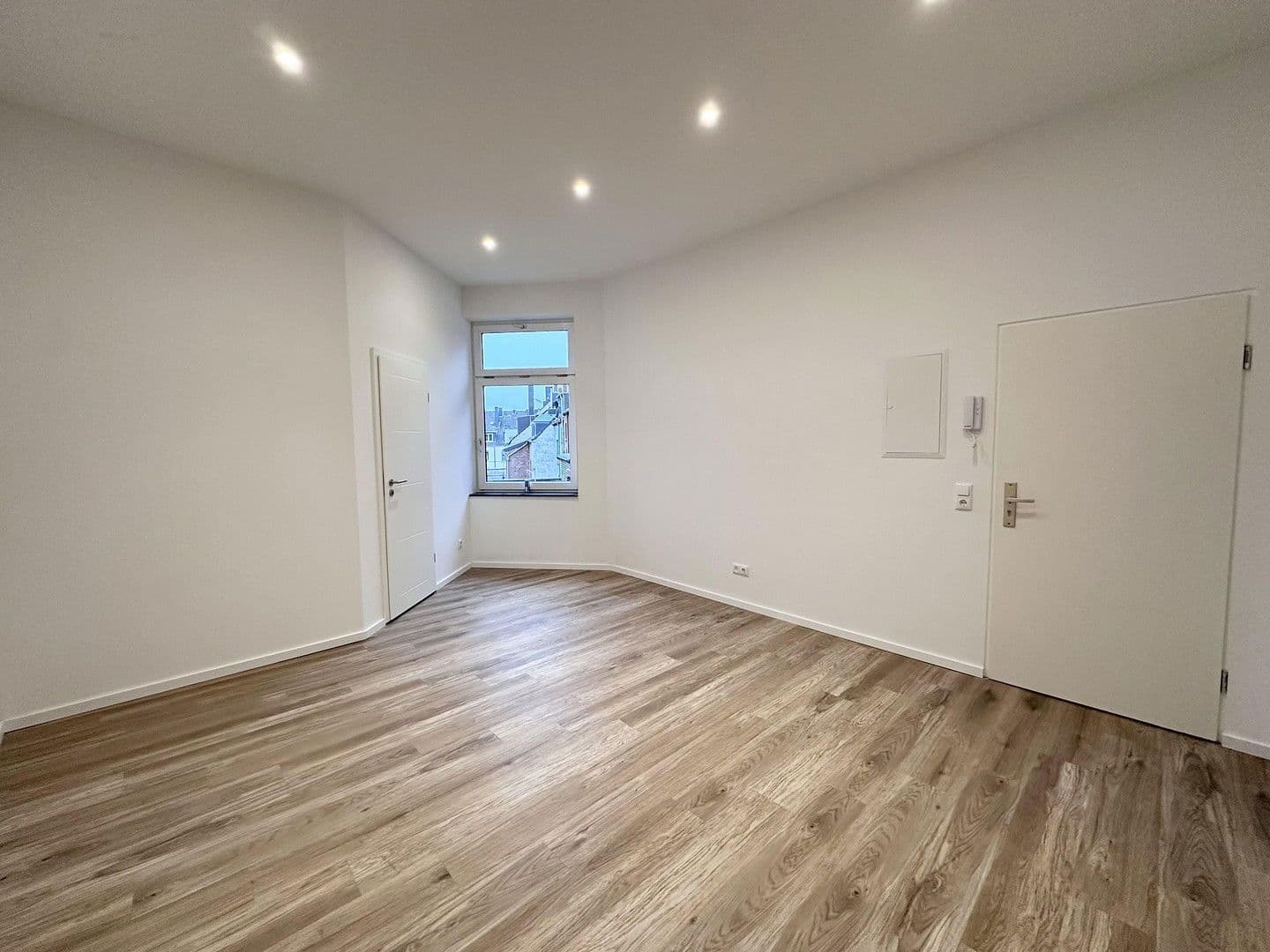 Prodej bytu 2+1 53 m², Cáchy, Severní Porýní-Vestfálsko Prodej bytu 2+1 53 m², Cáchy, Severní Porýní-Vestfálsko