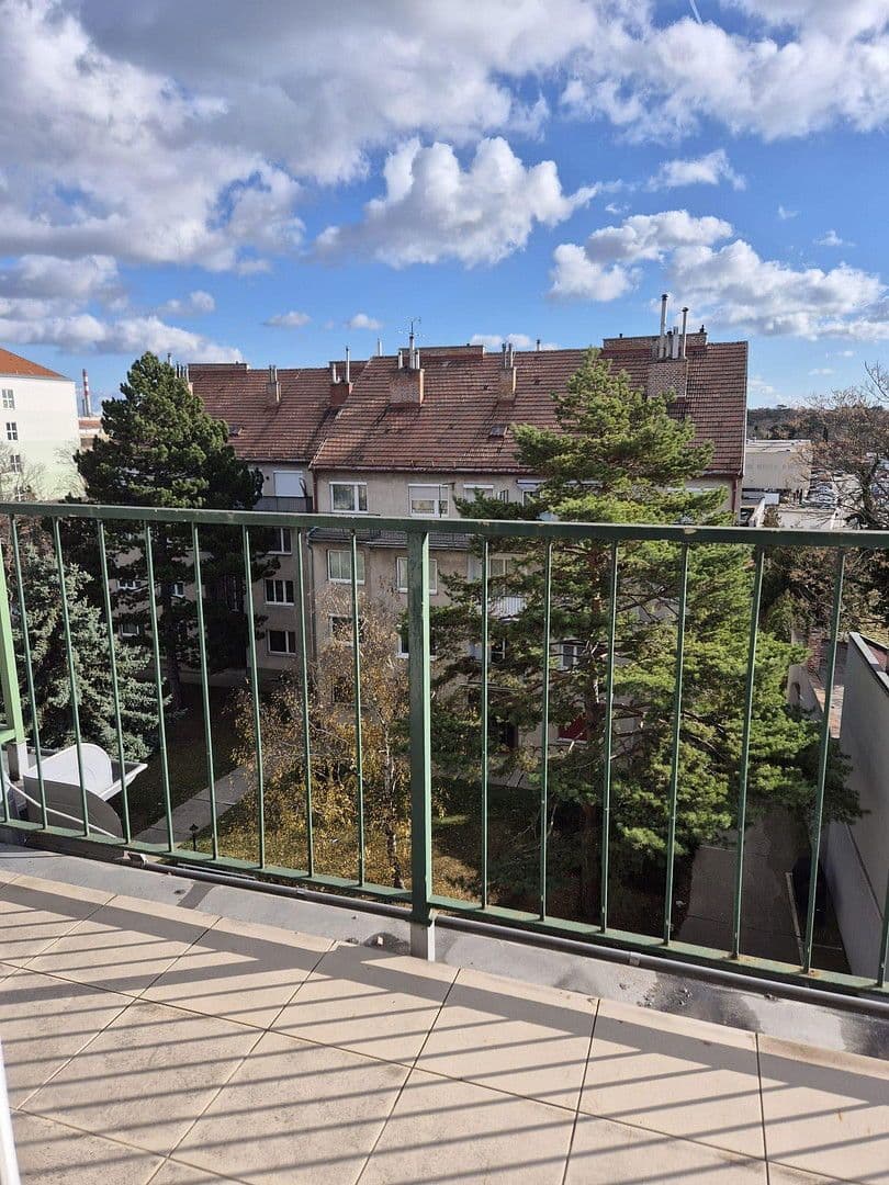 Pronájem bytu 3+1 70 m², Schwechat, Dolní Rakousko Pronájem bytu 3+1 70 m², Schwechat, Dolní Rakousko