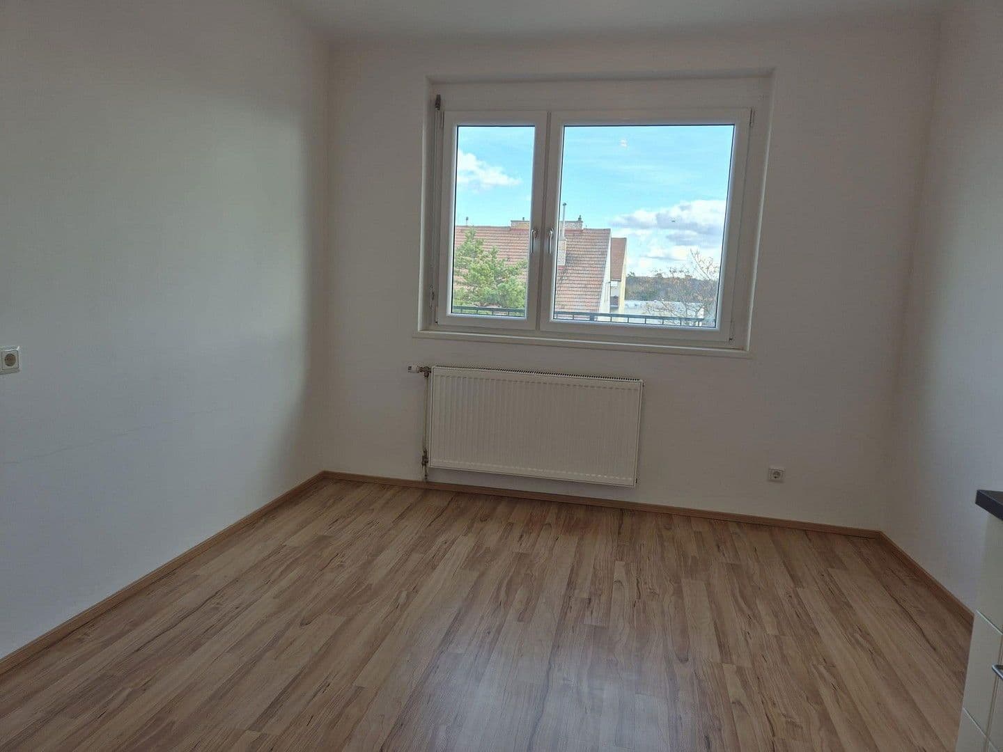 Pronájem bytu 3+1 70 m², Schwechat, Dolní Rakousko Pronájem bytu 3+1 70 m², Schwechat, Dolní Rakousko