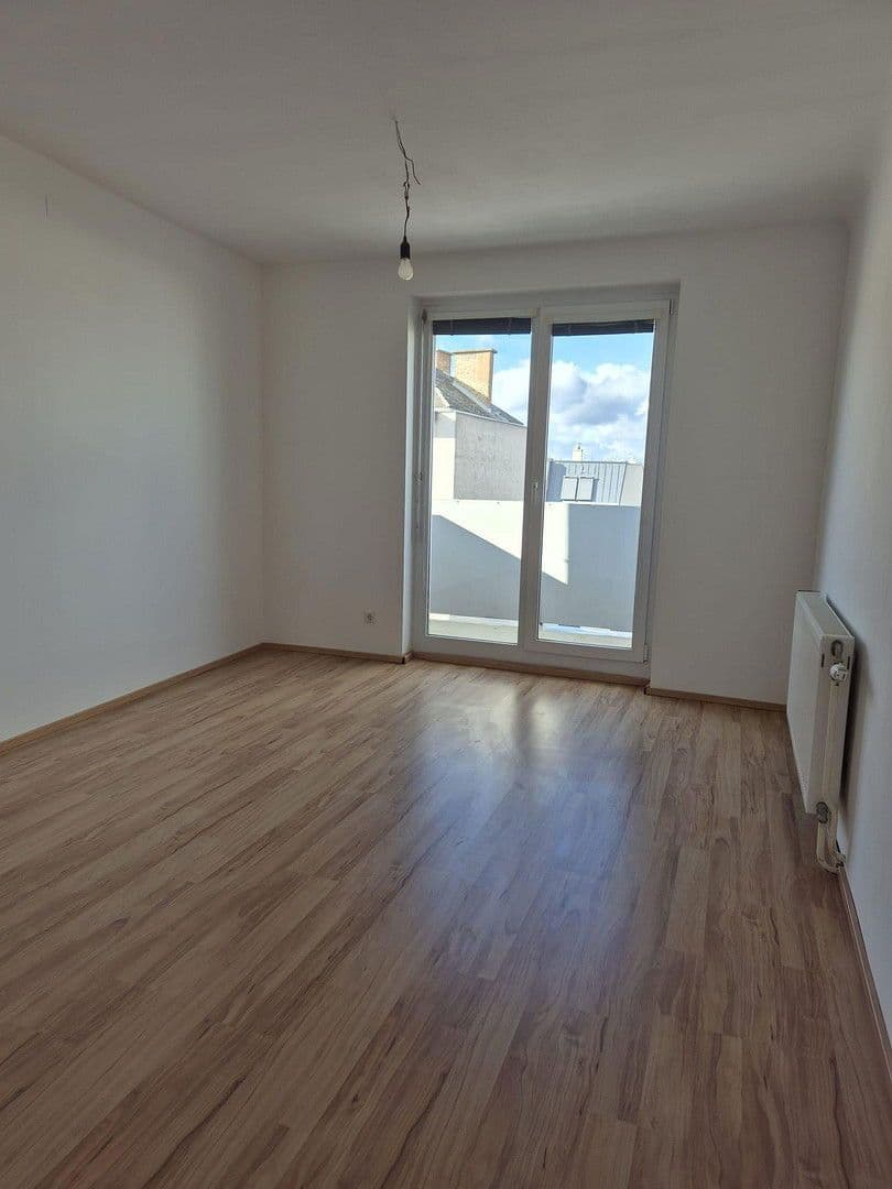 Pronájem bytu 3+1 70 m², Schwechat, Dolní Rakousko Pronájem bytu 3+1 70 m², Schwechat, Dolní Rakousko