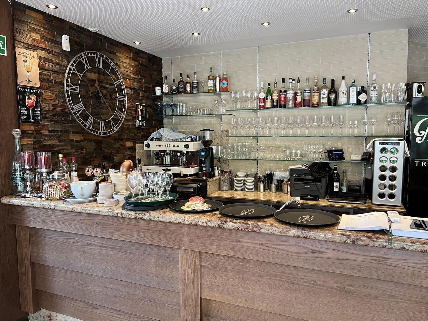 Pronájem nebytového prostoru 300 m², Uerdingerstr 552a, Krefeld-Bockum, Severní Porýní-Vestfálsko Pronájem nebytového prostoru 300 m², Uerdingerstr 552a, Krefeld-Bockum, Severní Porýní-Vestfálsko