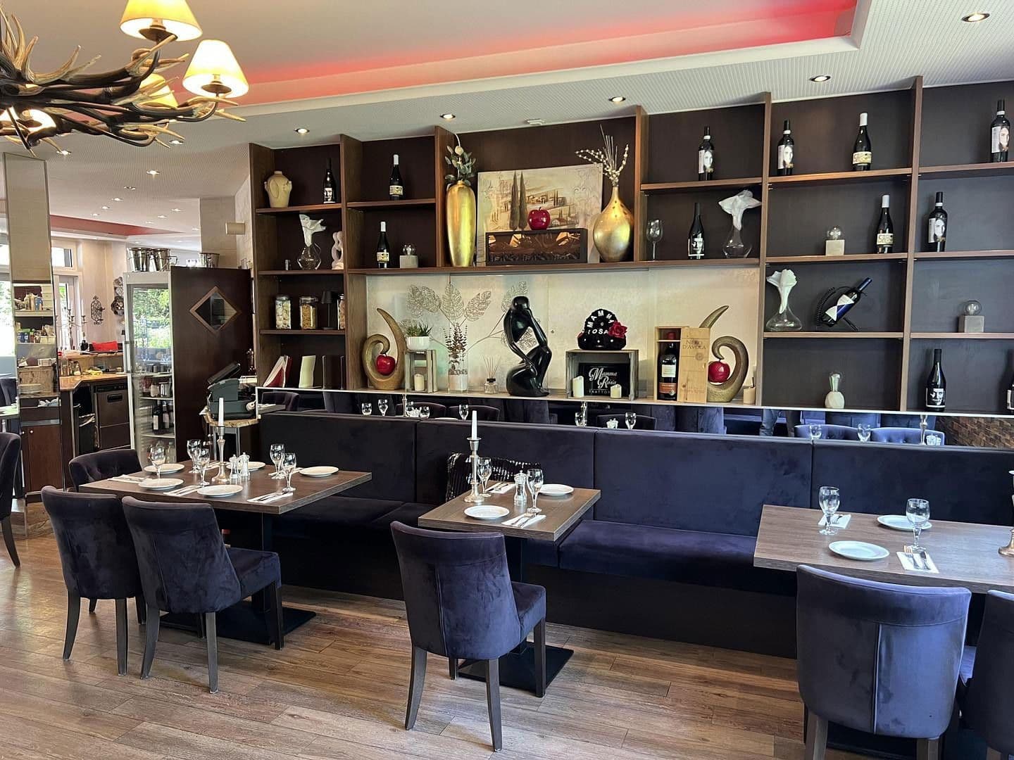 Pronájem nebytového prostoru 300 m², Uerdingerstr 552a, Krefeld-Bockum, Severní Porýní-Vestfálsko Pronájem nebytového prostoru 300 m², Uerdingerstr 552a, Krefeld-Bockum, Severní Porýní-Vestfálsko