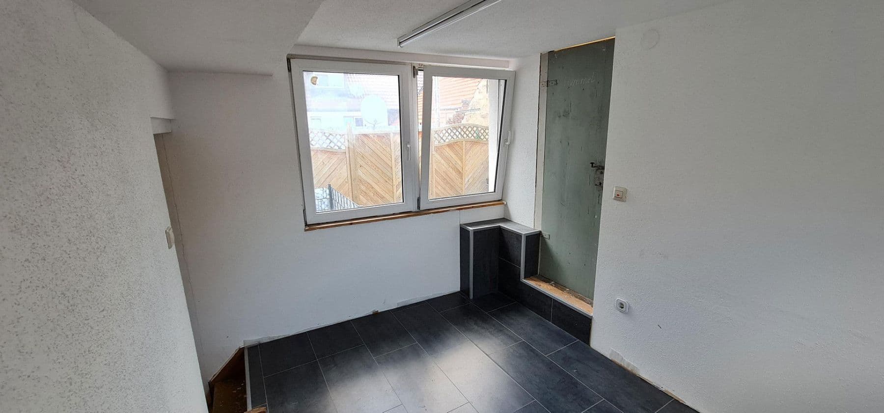 Pronájem bytu 2+1 75 m², Raiffeisenstraße 32, Schwaigern, Bádensko-Württembersko Pronájem bytu 2+1 75 m², Raiffeisenstraße 32, Schwaigern, Bádensko-Württembersko