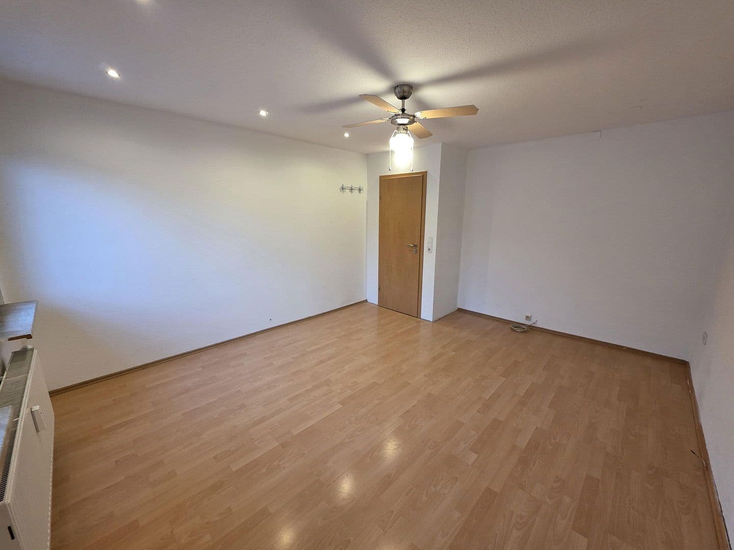 Pronájem bytu 2+1 75 m², Raiffeisenstraße 32, Schwaigern, Bádensko-Württembersko Pronájem bytu 2+1 75 m², Raiffeisenstraße 32, Schwaigern, Bádensko-Württembersko