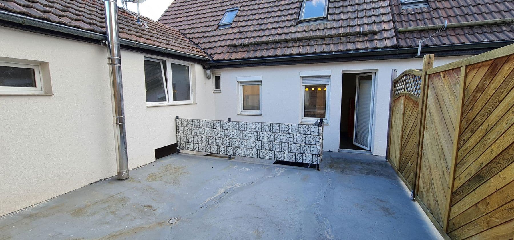 Pronájem bytu 2+1 75 m², Raiffeisenstraße 32, Schwaigern, Bádensko-Württembersko Pronájem bytu 2+1 75 m², Raiffeisenstraße 32, Schwaigern, Bádensko-Württembersko