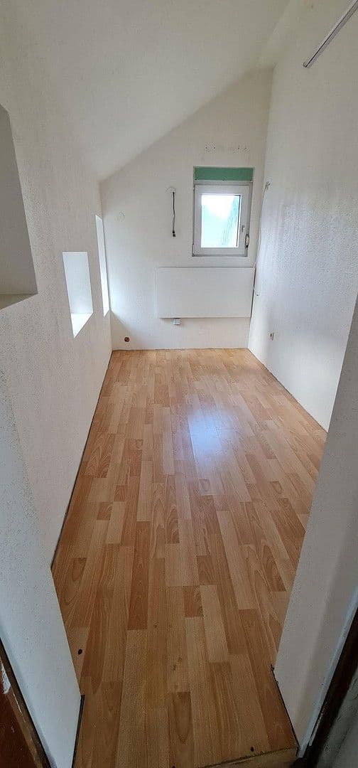 Pronájem bytu 2+1 75 m², Raiffeisenstraße 32, Schwaigern, Bádensko-Württembersko Pronájem bytu 2+1 75 m², Raiffeisenstraße 32, Schwaigern, Bádensko-Württembersko