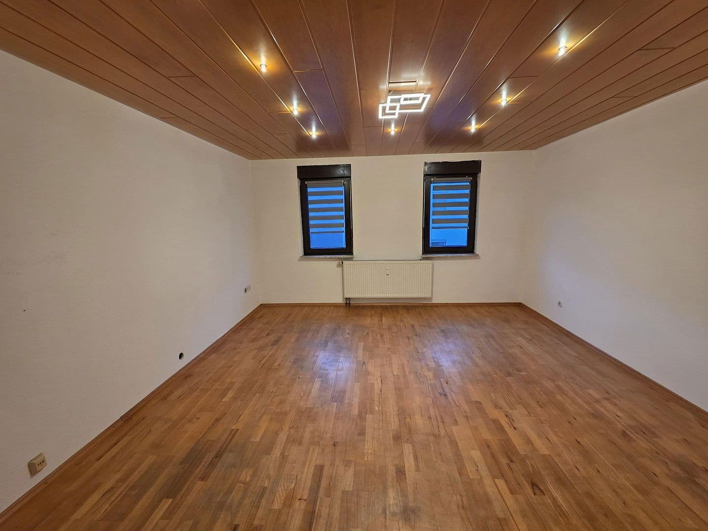 Pronájem bytu 2+1 75 m², Raiffeisenstraße 32, Schwaigern, Bádensko-Württembersko Pronájem bytu 2+1 75 m², Raiffeisenstraße 32, Schwaigern, Bádensko-Württembersko