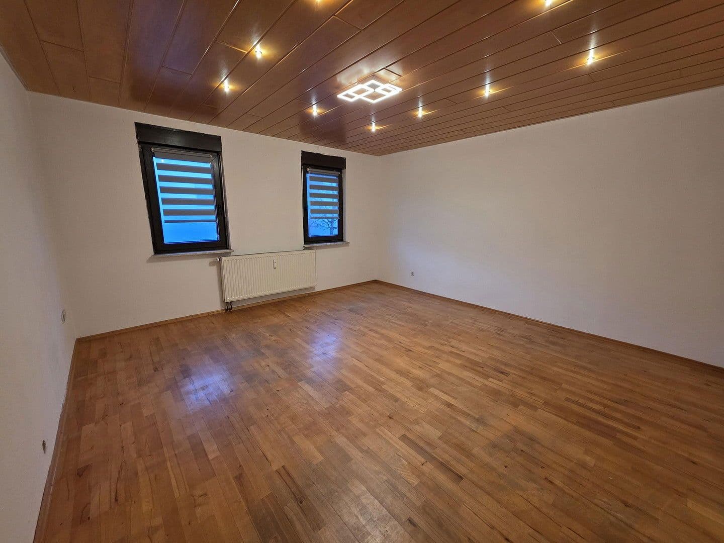 Pronájem bytu 2+1 75 m², Raiffeisenstraße 32, Schwaigern, Bádensko-Württembersko Pronájem bytu 2+1 75 m², Raiffeisenstraße 32, Schwaigern, Bádensko-Württembersko