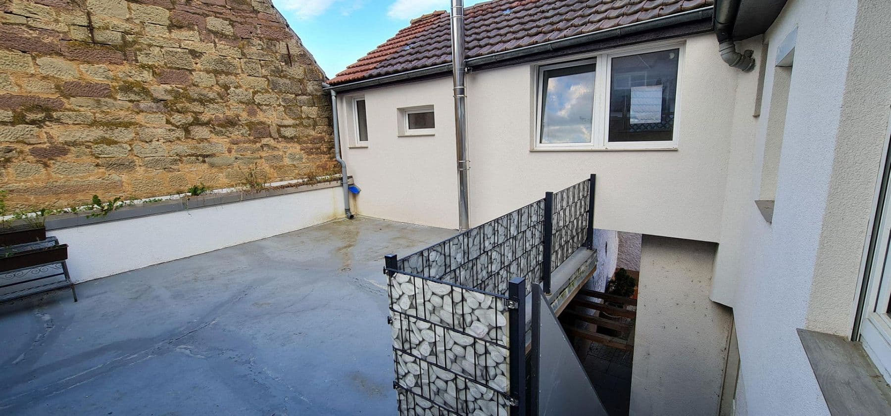 Pronájem bytu 2+1 75 m², Raiffeisenstraße 32, Schwaigern, Bádensko-Württembersko Pronájem bytu 2+1 75 m², Raiffeisenstraße 32, Schwaigern, Bádensko-Württembersko