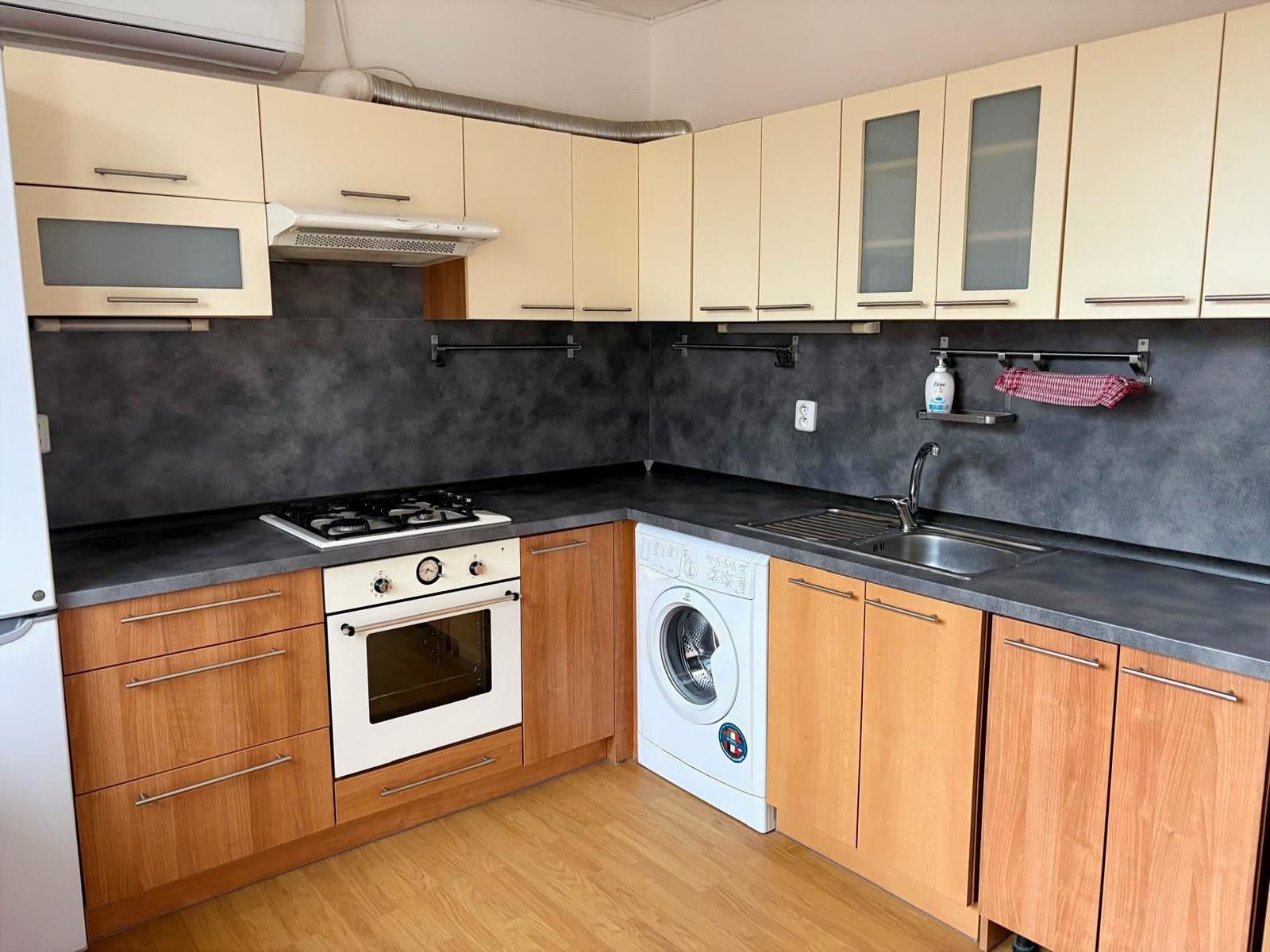 Pronájem bytu 2+1 56 m², Záhřebská, Brno, Jihomoravský kraj Pronájem bytu 2+1 56 m², Záhřebská, Brno, Jihomoravský kraj