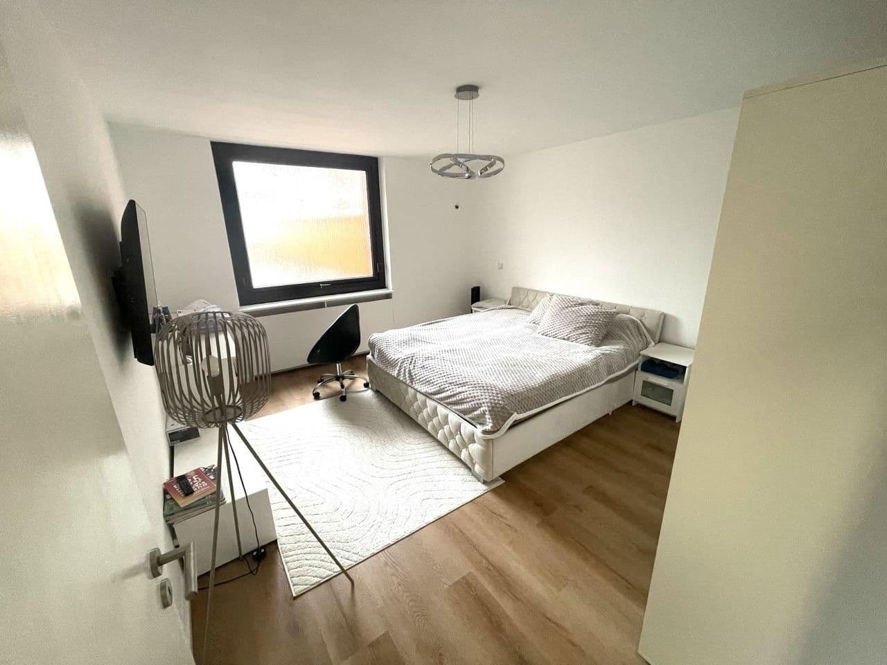 Prodej bytu 4+1 100 m², Erich-Ollenhauer-Straße, Düsseldorf, Severní Porýní-Vestfálsko Prodej bytu 4+1 100 m², Erich-Ollenhauer-Straße, Düsseldorf, Severní Porýní-Vestfálsko