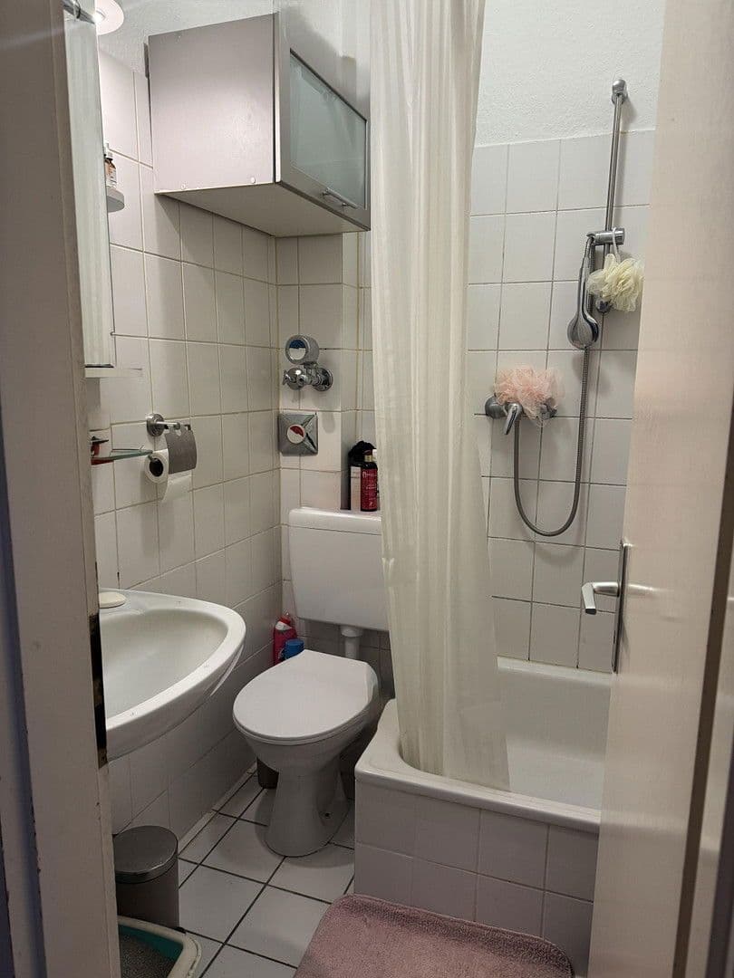 Prodej bytu 2+1 44 m², Projensdorfer Straße 38, Kiel, Šlesvicko-Holštýnsko Prodej bytu 2+1 44 m², Projensdorfer Straße 38, Kiel, Šlesvicko-Holštýnsko