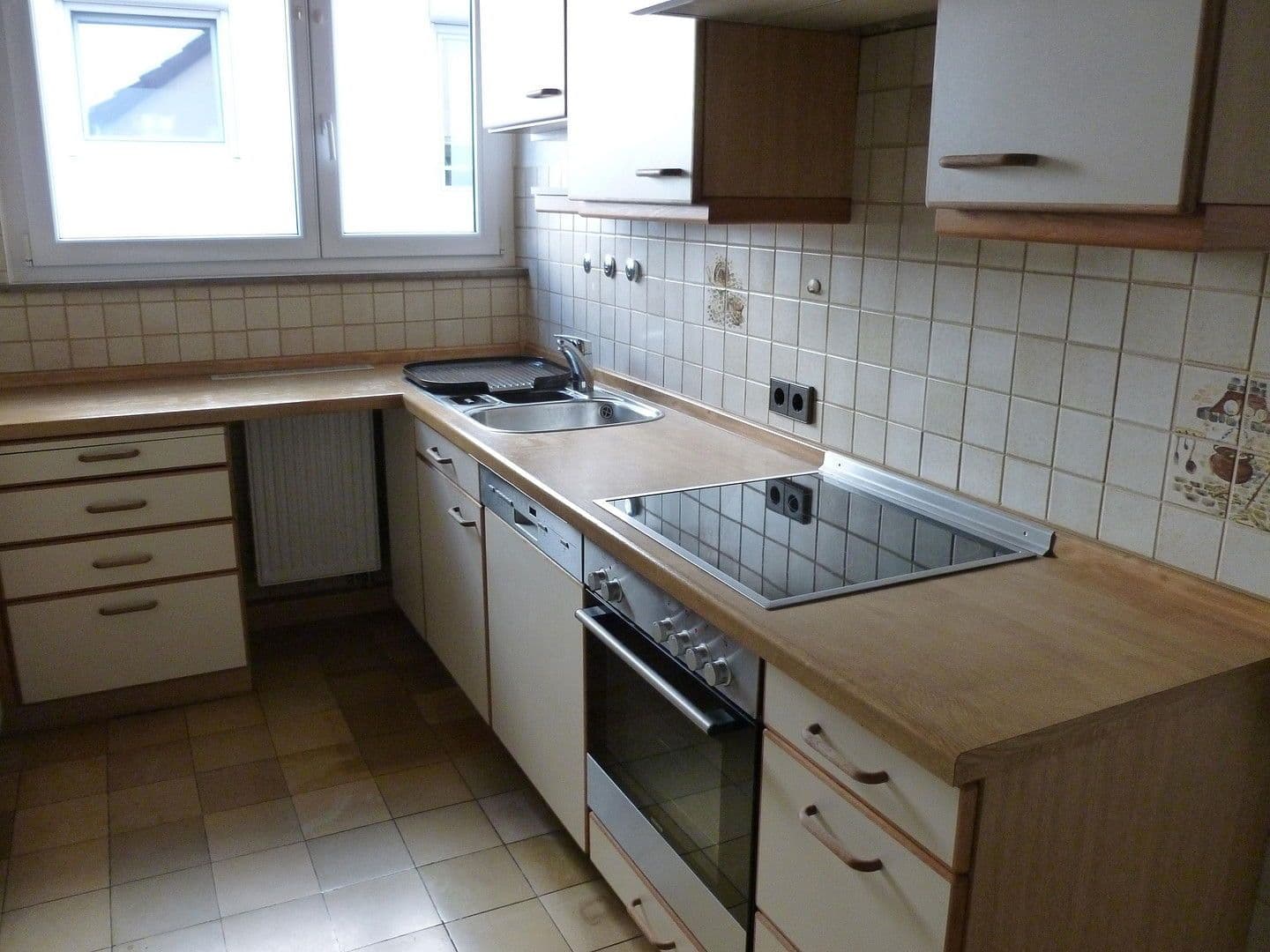 Prodej domu 246 m², pozemek 442 m², Esslingen am Neckar, Bádensko-Württembersko Prodej domu 246 m², pozemek 442 m², Esslingen am Neckar, Bádensko-Württembersko
