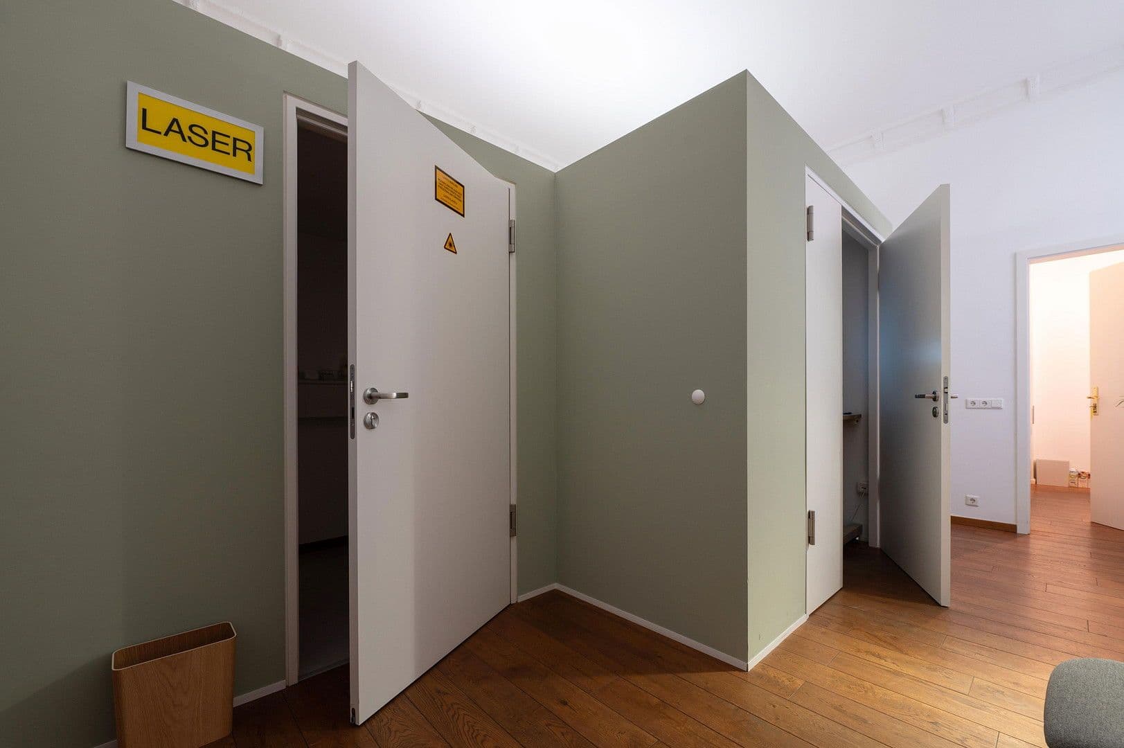 Prodej kanceláře 137 m², Erich-Weinert-Str. 5, Berlin, Berlín Prodej kanceláře 137 m², Erich-Weinert-Str. 5, Berlin, Berlín