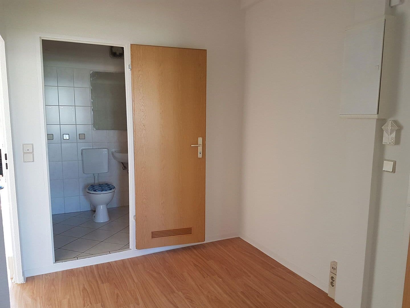 Prodej bytu 3+1 64 m², Otto - Dix - Ring 38, Dresden, Sasko Prodej bytu 3+1 64 m², Otto - Dix - Ring 38, Dresden, Sasko