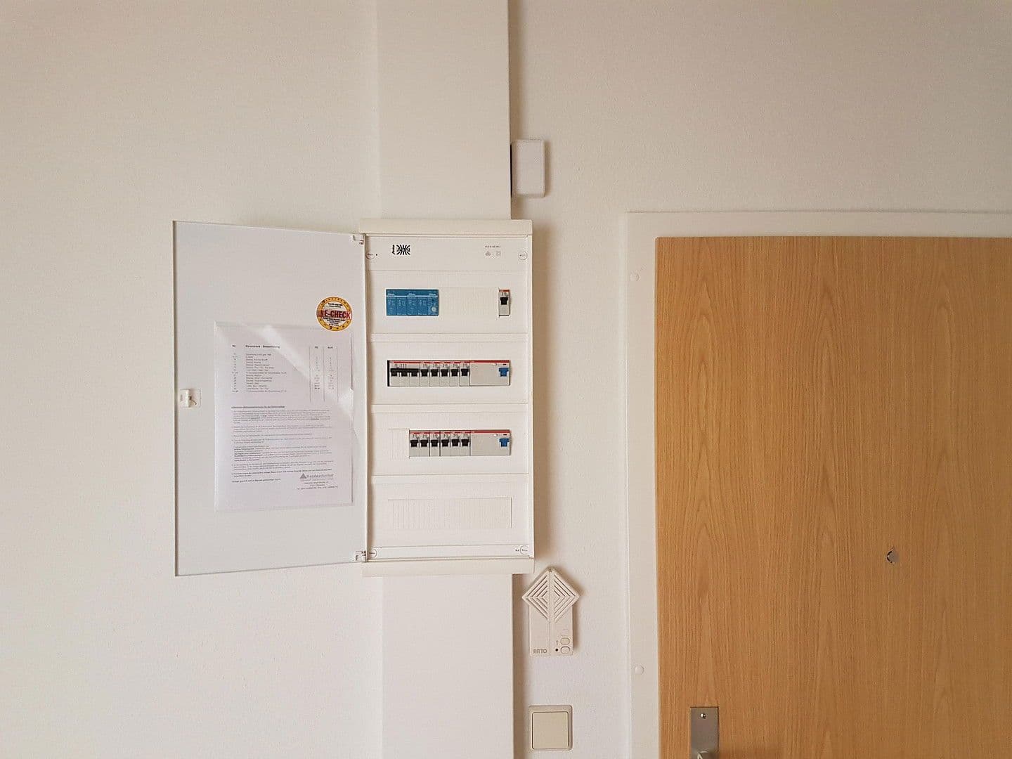 Prodej bytu 3+1 64 m², Otto - Dix - Ring 38, Dresden, Sasko Prodej bytu 3+1 64 m², Otto - Dix - Ring 38, Dresden, Sasko