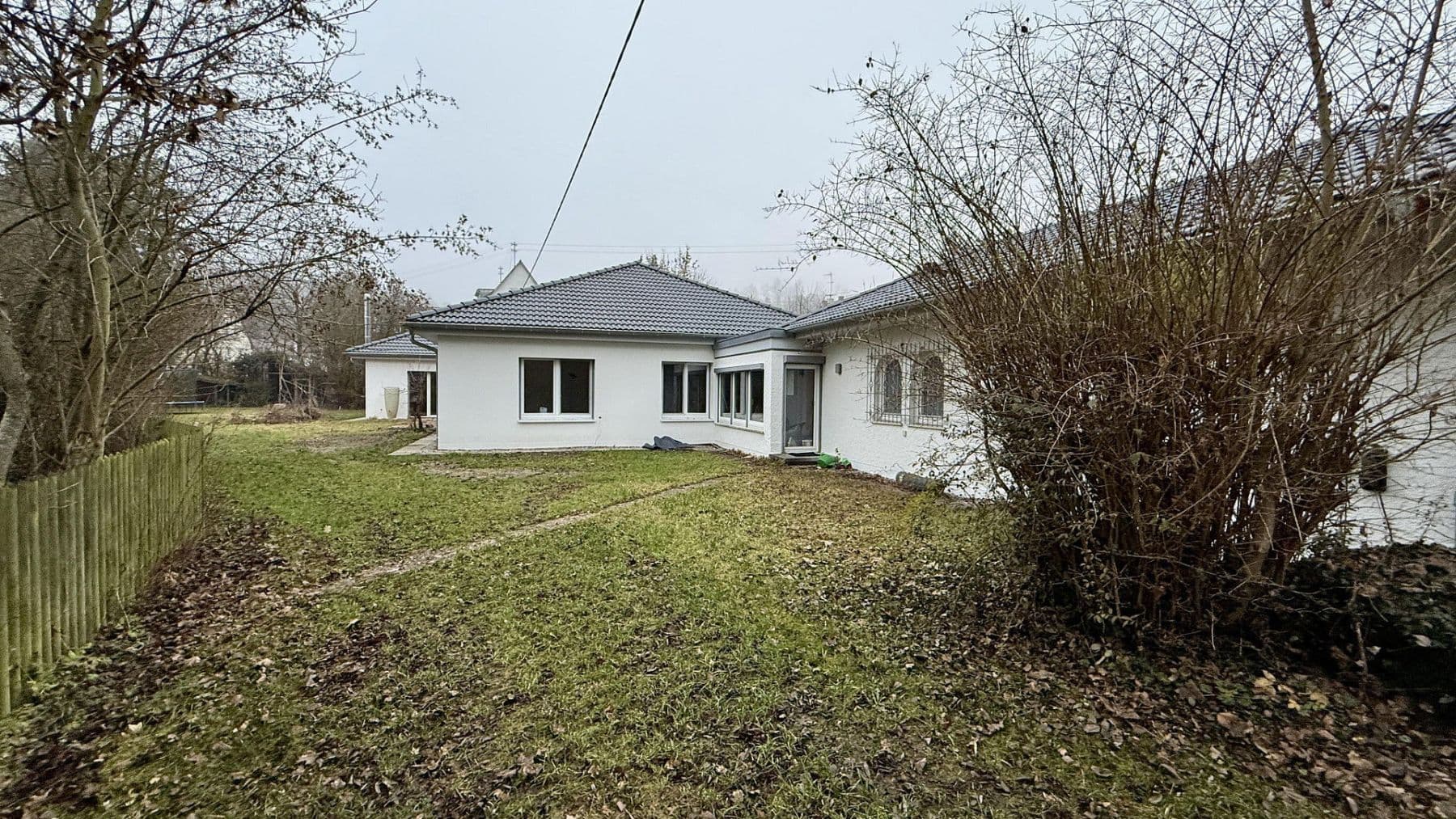 Prodej domu 240 m², pozemek 2.800 m², Sigmaringen, Bádensko-Württembersko Prodej domu 240 m², pozemek 2.800 m², Sigmaringen, Bádensko-Württembersko