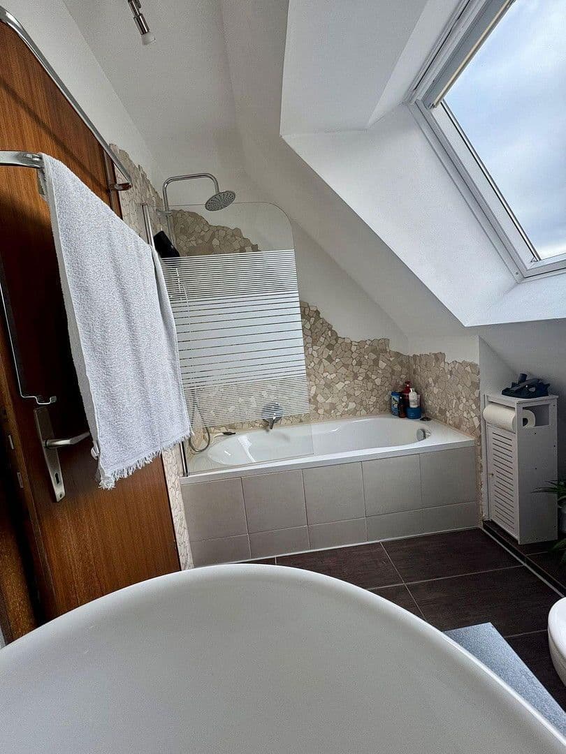 Prodej domu 114 m², pozemek 519 m², Overath, Severní Porýní-Vestfálsko Prodej domu 114 m², pozemek 519 m², Overath, Severní Porýní-Vestfálsko