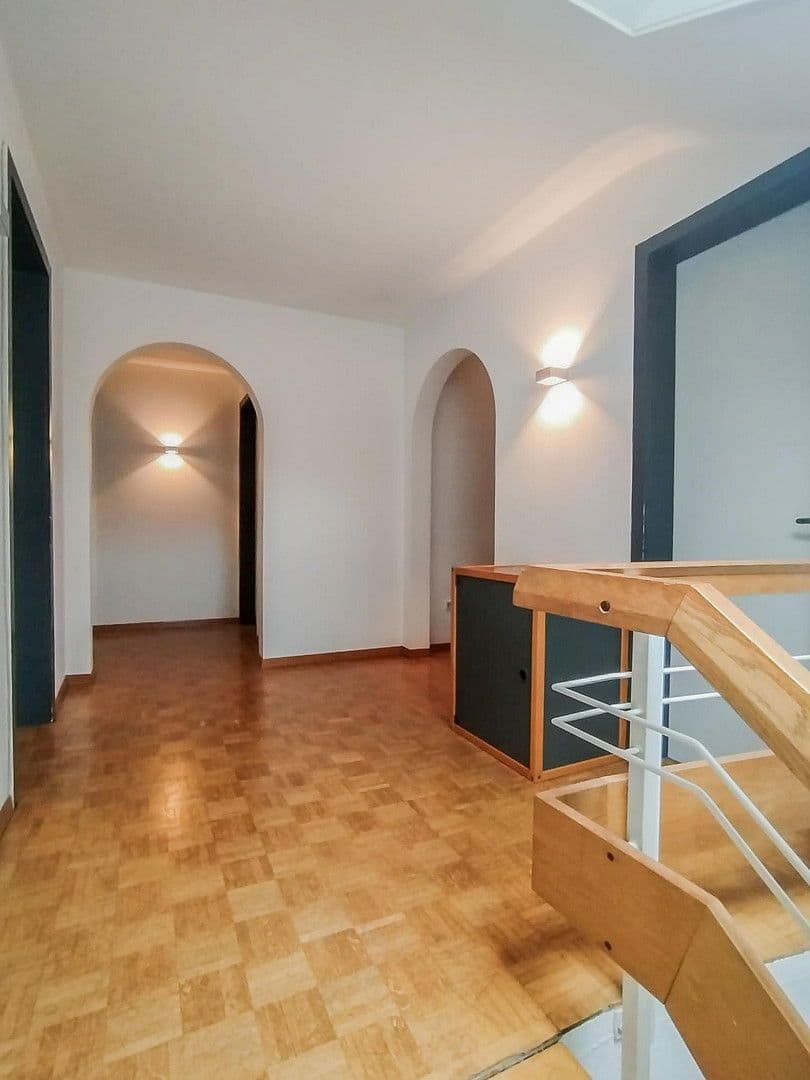 Prodej domu 259 m², pozemek 843 m², Kirchheim unter Teck, Bádensko-Württembersko Prodej domu 259 m², pozemek 843 m², Kirchheim unter Teck, Bádensko-Württembersko
