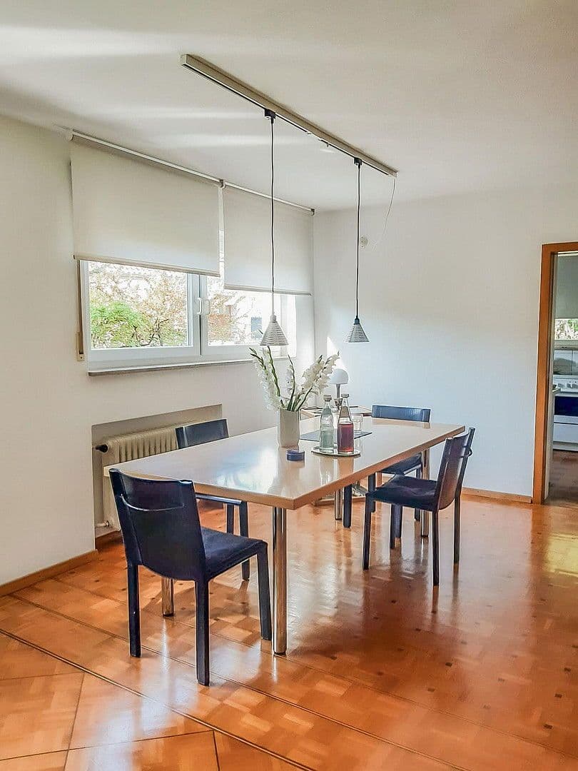 Prodej domu 259 m², pozemek 843 m², Kirchheim unter Teck, Bádensko-Württembersko Prodej domu 259 m², pozemek 843 m², Kirchheim unter Teck, Bádensko-Württembersko