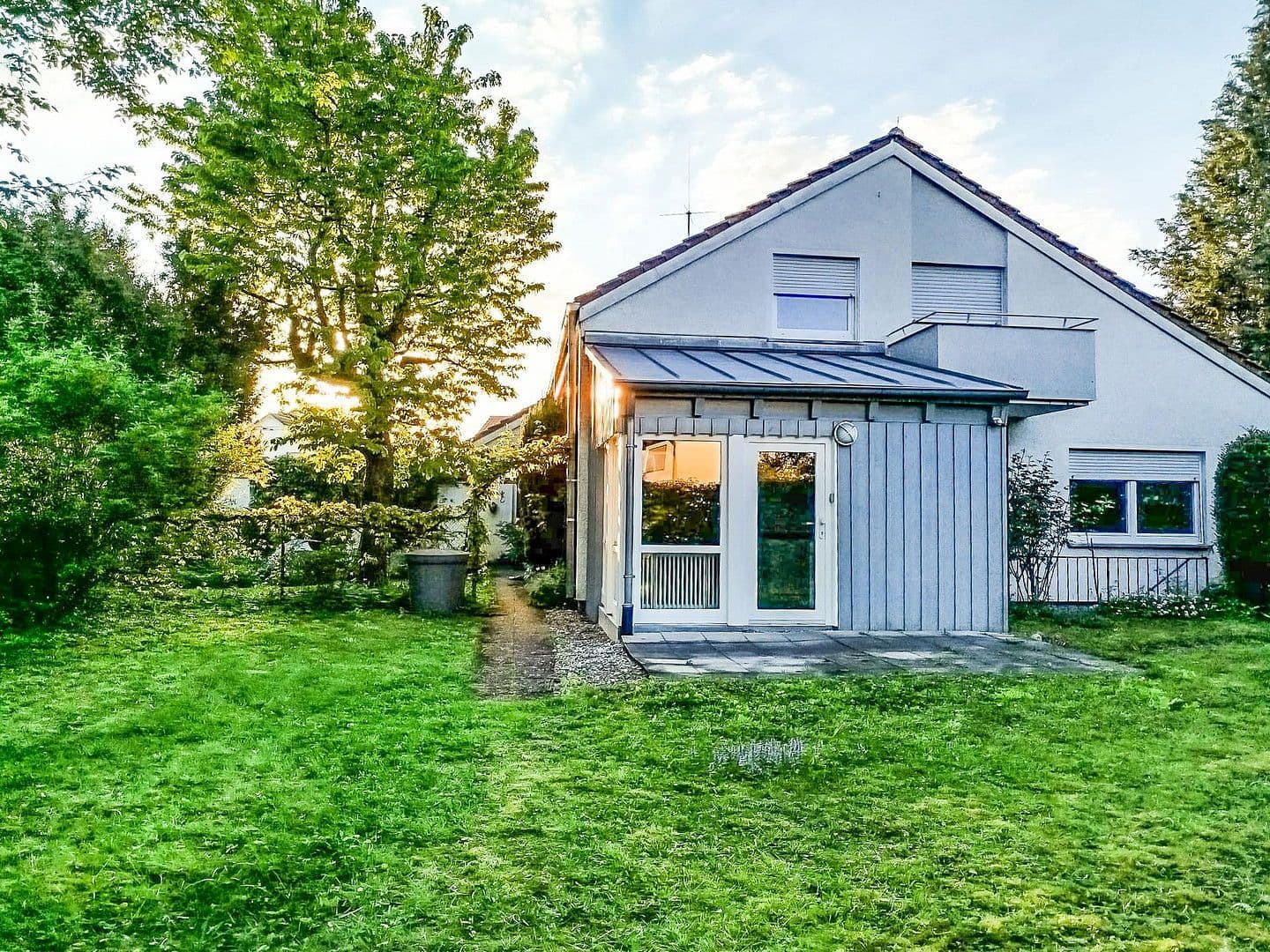 Prodej domu 259 m², pozemek 843 m², Kirchheim unter Teck, Bádensko-Württembersko Prodej domu 259 m², pozemek 843 m², Kirchheim unter Teck, Bádensko-Württembersko