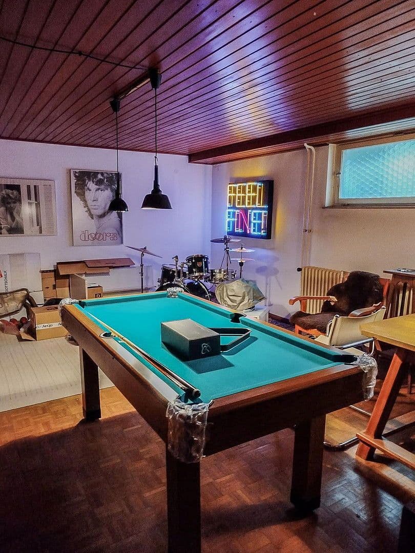 Prodej domu 259 m², pozemek 843 m², Kirchheim unter Teck, Bádensko-Württembersko Prodej domu 259 m², pozemek 843 m², Kirchheim unter Teck, Bádensko-Württembersko