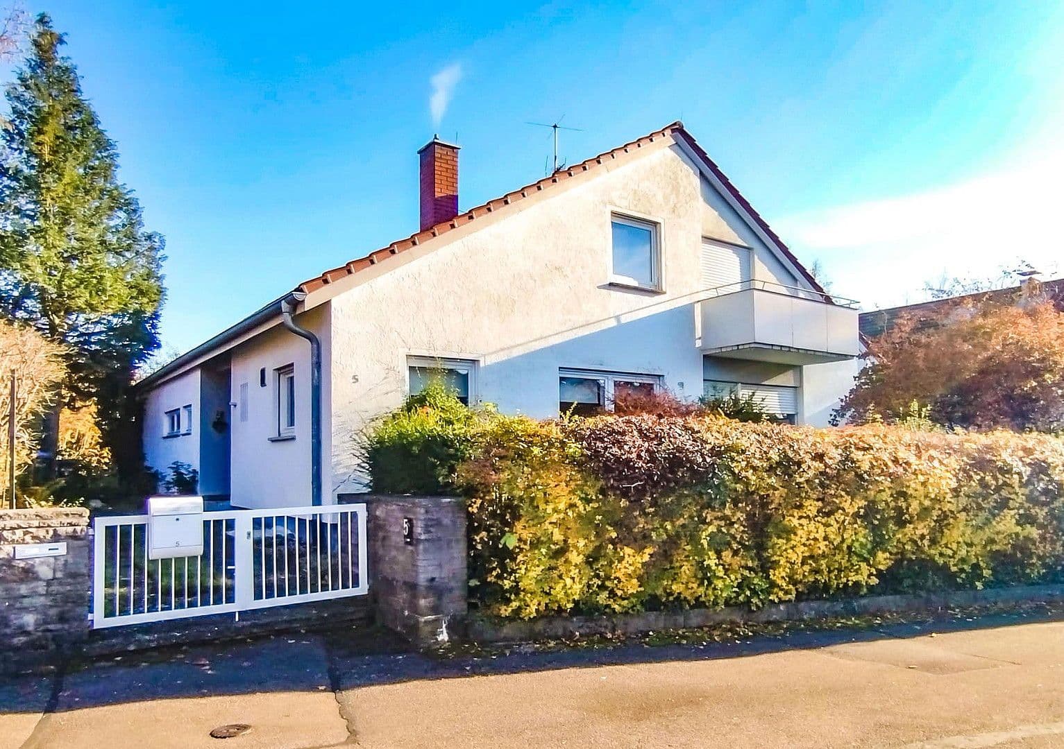 Prodej domu 259 m², pozemek 843 m², Kirchheim unter Teck, Bádensko-Württembersko Prodej domu 259 m², pozemek 843 m², Kirchheim unter Teck, Bádensko-Württembersko