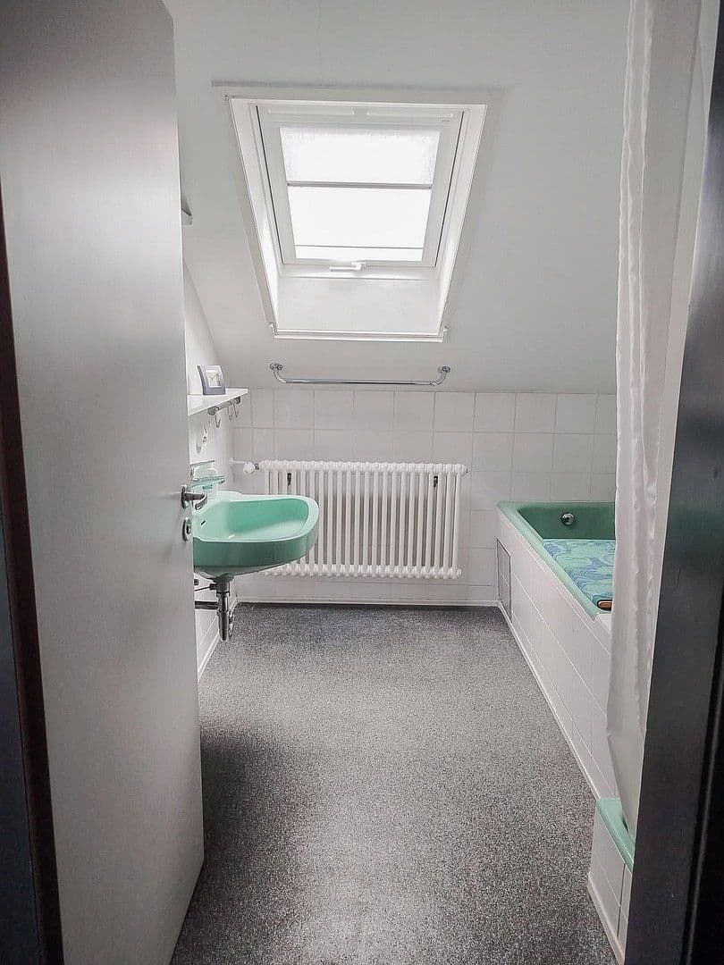 Prodej domu 259 m², pozemek 843 m², Kirchheim unter Teck, Bádensko-Württembersko Prodej domu 259 m², pozemek 843 m², Kirchheim unter Teck, Bádensko-Württembersko