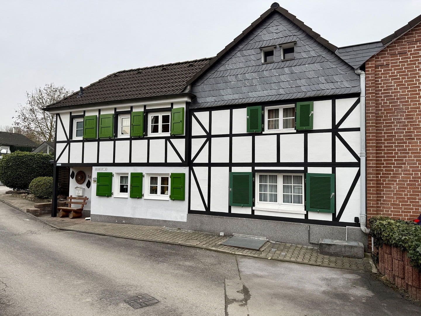 Prodej domu 57 m², pozemek 441 m², Solingen, Severní Porýní-Vestfálsko Prodej domu 57 m², pozemek 441 m², Solingen, Severní Porýní-Vestfálsko