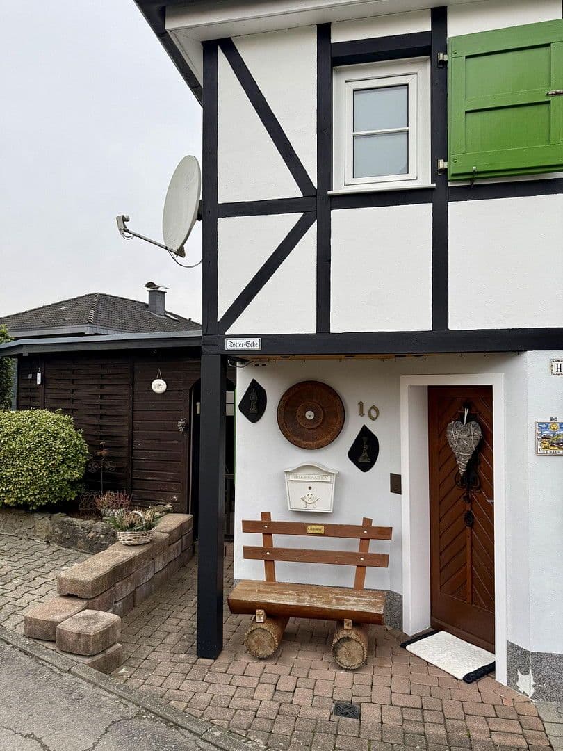 Prodej domu 57 m², pozemek 441 m², Solingen, Severní Porýní-Vestfálsko Prodej domu 57 m², pozemek 441 m², Solingen, Severní Porýní-Vestfálsko