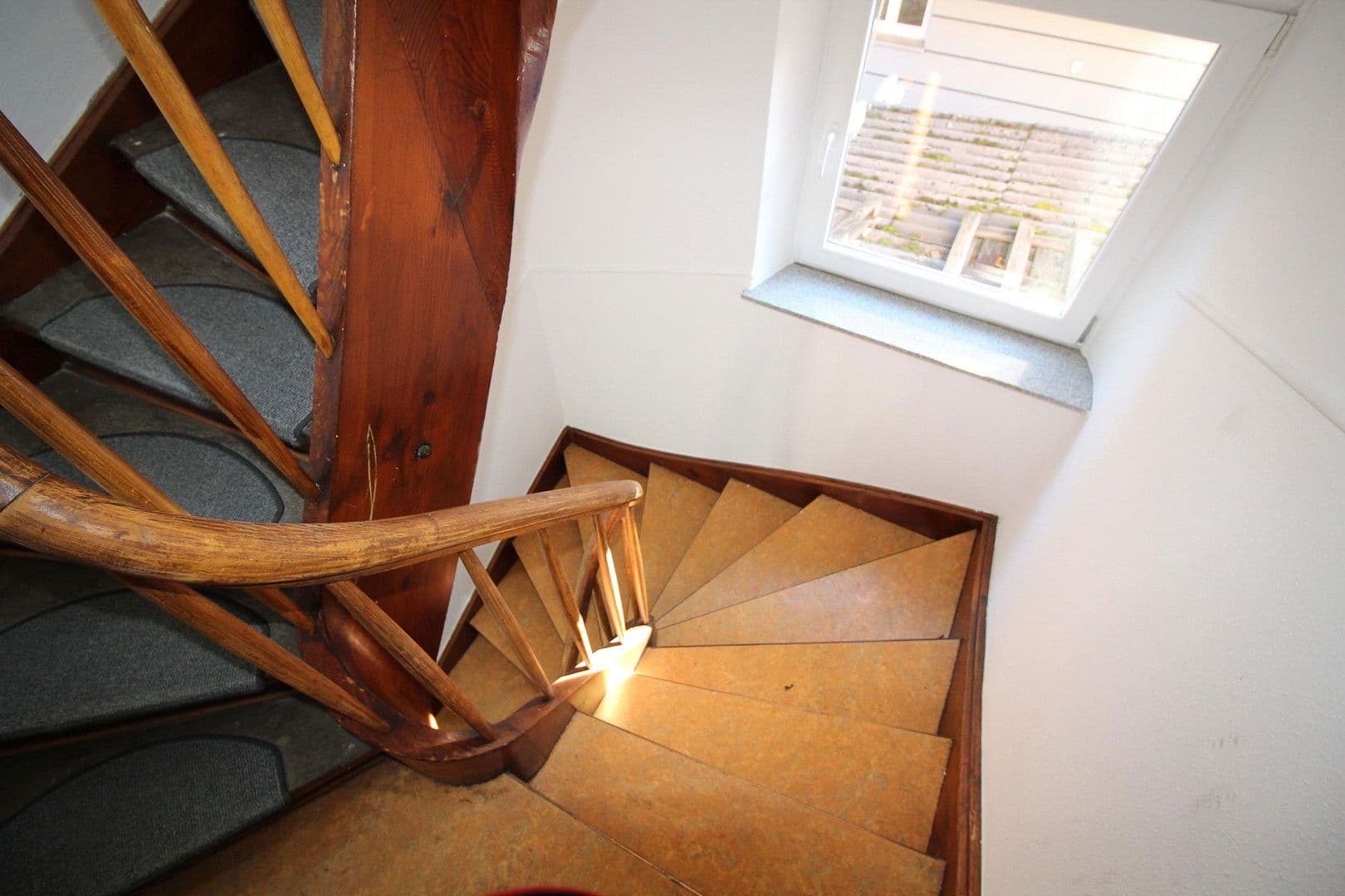 Pronájem bytu 3+1 48 m², Stuttgart, Bádensko-Württembersko Pronájem bytu 3+1 48 m², Stuttgart, Bádensko-Württembersko