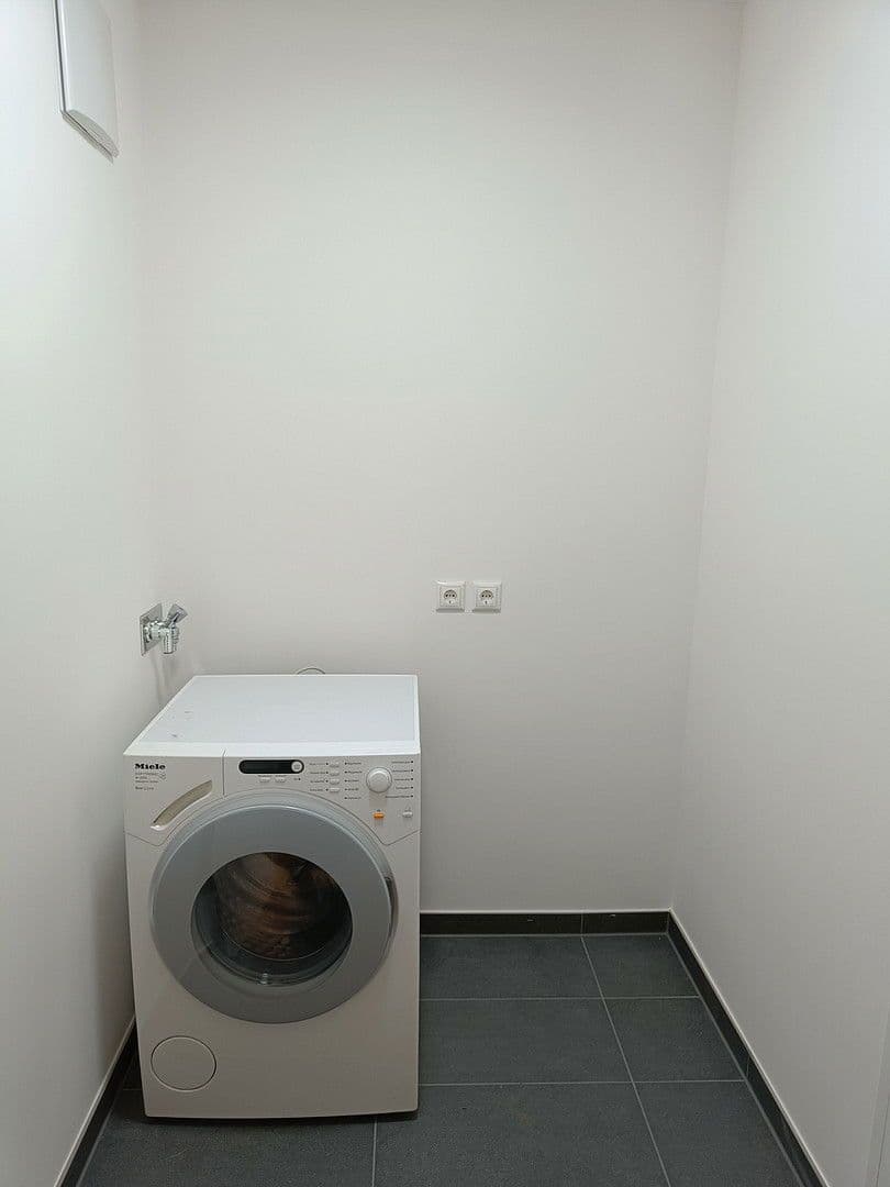 Pronájem bytu 4+1 127 m², Schuckertstraße 19, Fürth, Bavorsko Pronájem bytu 4+1 127 m², Schuckertstraße 19, Fürth, Bavorsko