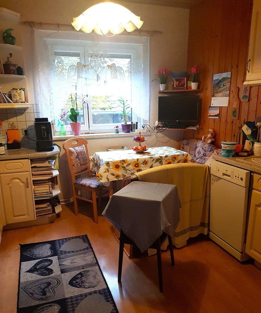 Prodej domu 155 m², pozemek 1.600 m², Suhl, Durynsko Prodej domu 155 m², pozemek 1.600 m², Suhl, Durynsko