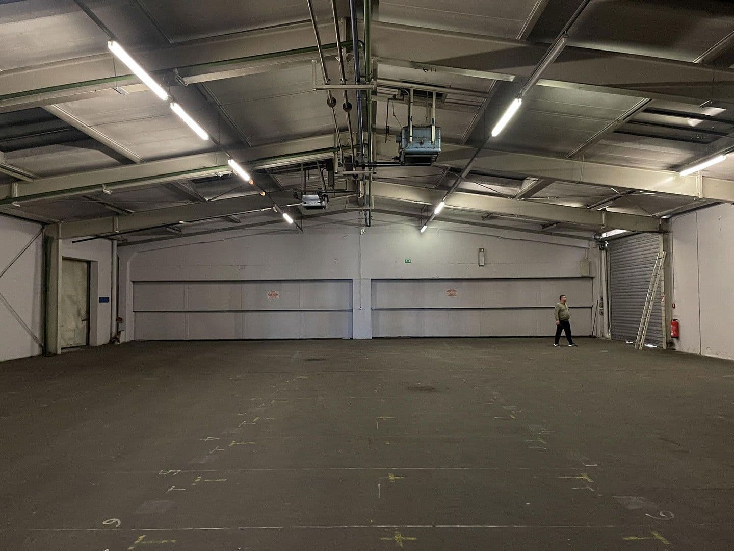 Pronájem nebytového prostoru 2.200 m², Im Gewerbepark 1, Hunderdorf, Bavorsko Pronájem nebytového prostoru 2.200 m², Im Gewerbepark 1, Hunderdorf, Bavorsko