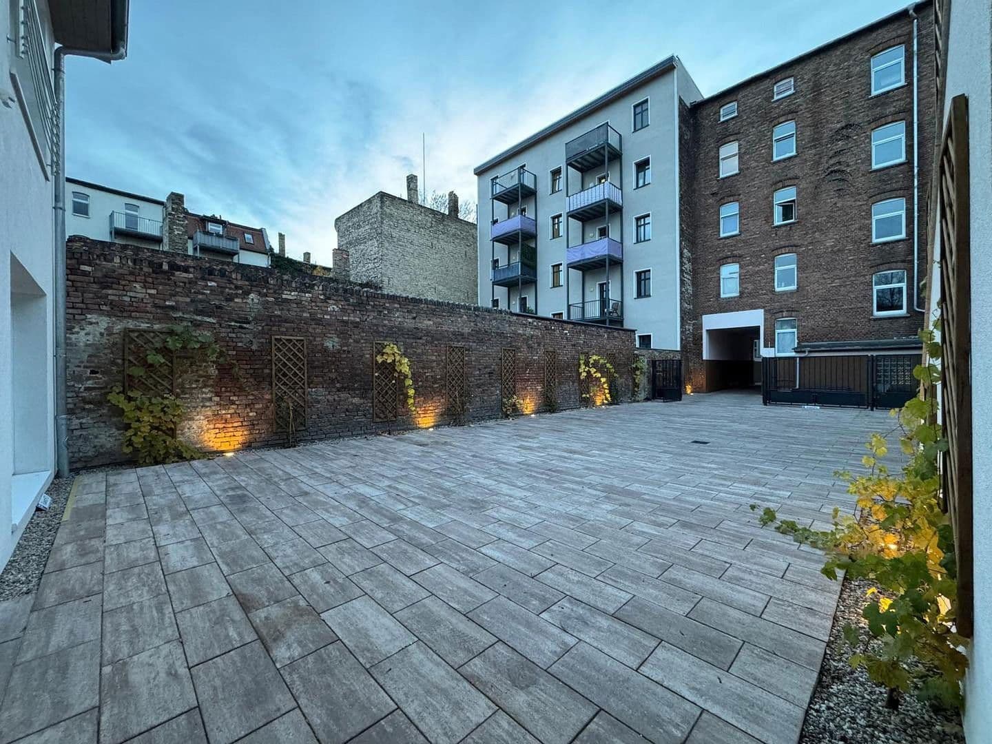 Prodej domu 1.560 m², pozemek 1.070 m², Landsberger Straße 65, Halle, Sasko-Anhaltsko Prodej domu 1.560 m², pozemek 1.070 m², Landsberger Straße 65, Halle, Sasko-Anhaltsko