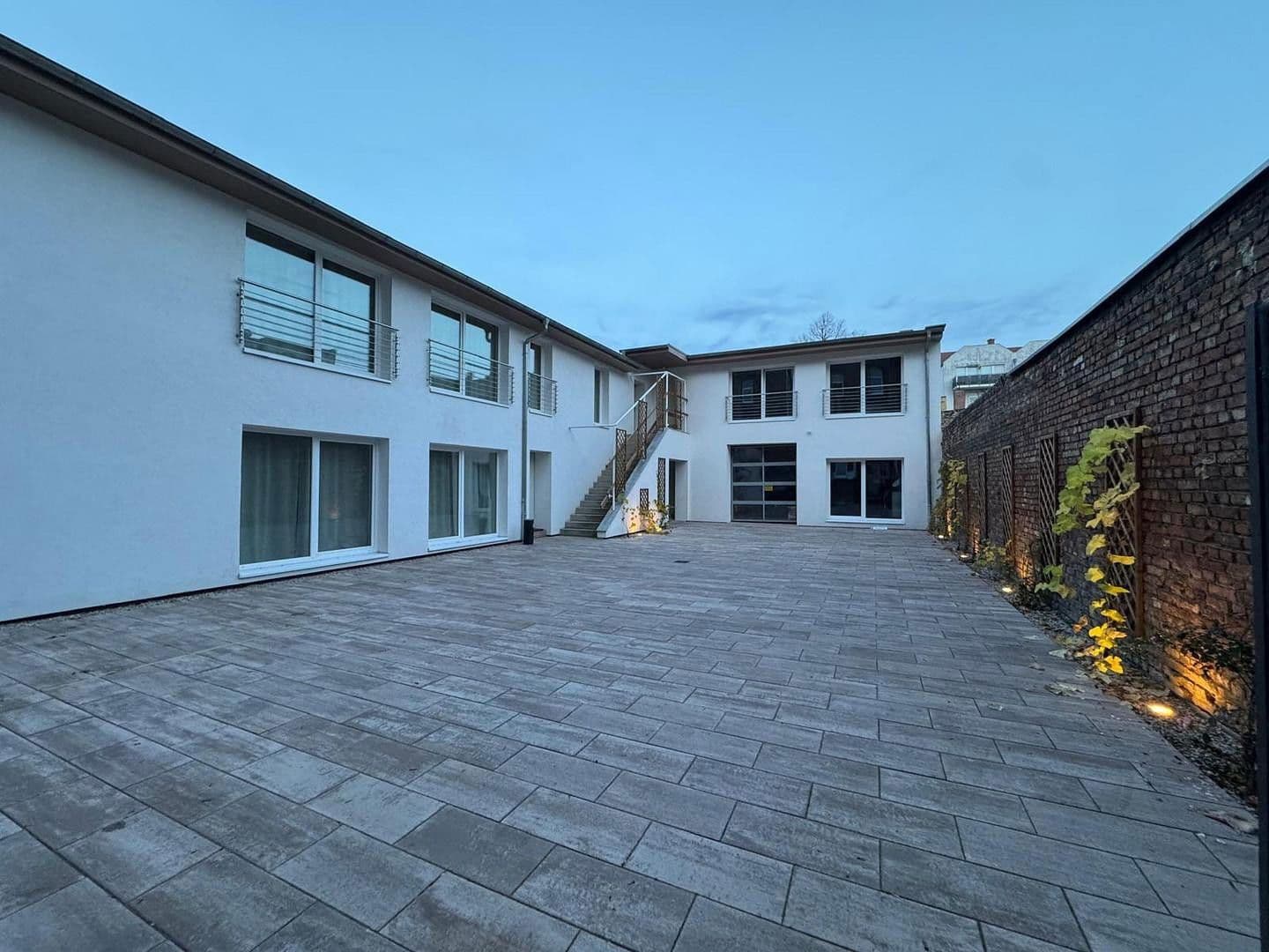 Prodej domu 1.560 m², pozemek 1.070 m², Landsberger Straße 65, Halle, Sasko-Anhaltsko Prodej domu 1.560 m², pozemek 1.070 m², Landsberger Straße 65, Halle, Sasko-Anhaltsko