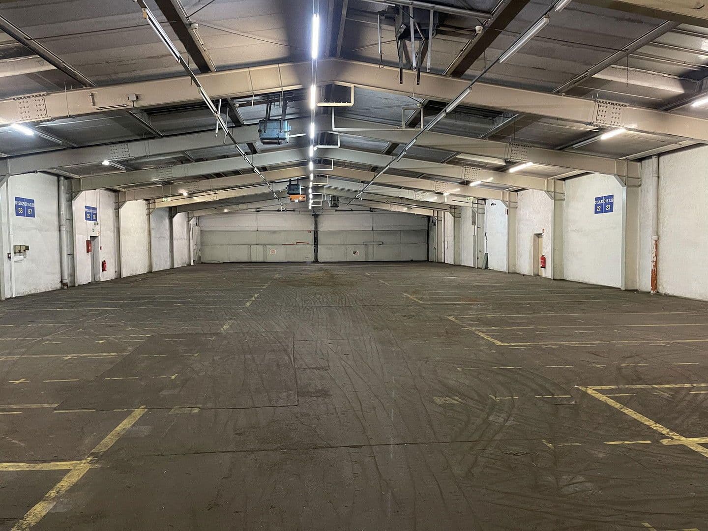 Pronájem nebytového prostoru 2.400 m², Im Gewerbepark 1, Hunderdorf, Bavorsko Pronájem nebytového prostoru 2.400 m², Im Gewerbepark 1, Hunderdorf, Bavorsko