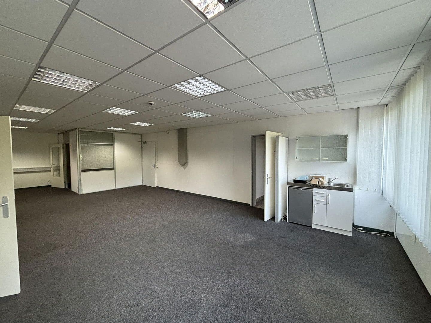 Pronájem kanceláře 120 m², Münsterstrasse 330, Düsseldorf, Severní Porýní-Vestfálsko Pronájem kanceláře 120 m², Münsterstrasse 330, Düsseldorf, Severní Porýní-Vestfálsko