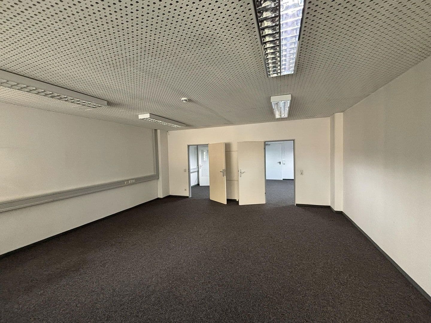 Pronájem kanceláře 120 m², Münsterstrasse 330, Düsseldorf, Severní Porýní-Vestfálsko Pronájem kanceláře 120 m², Münsterstrasse 330, Düsseldorf, Severní Porýní-Vestfálsko