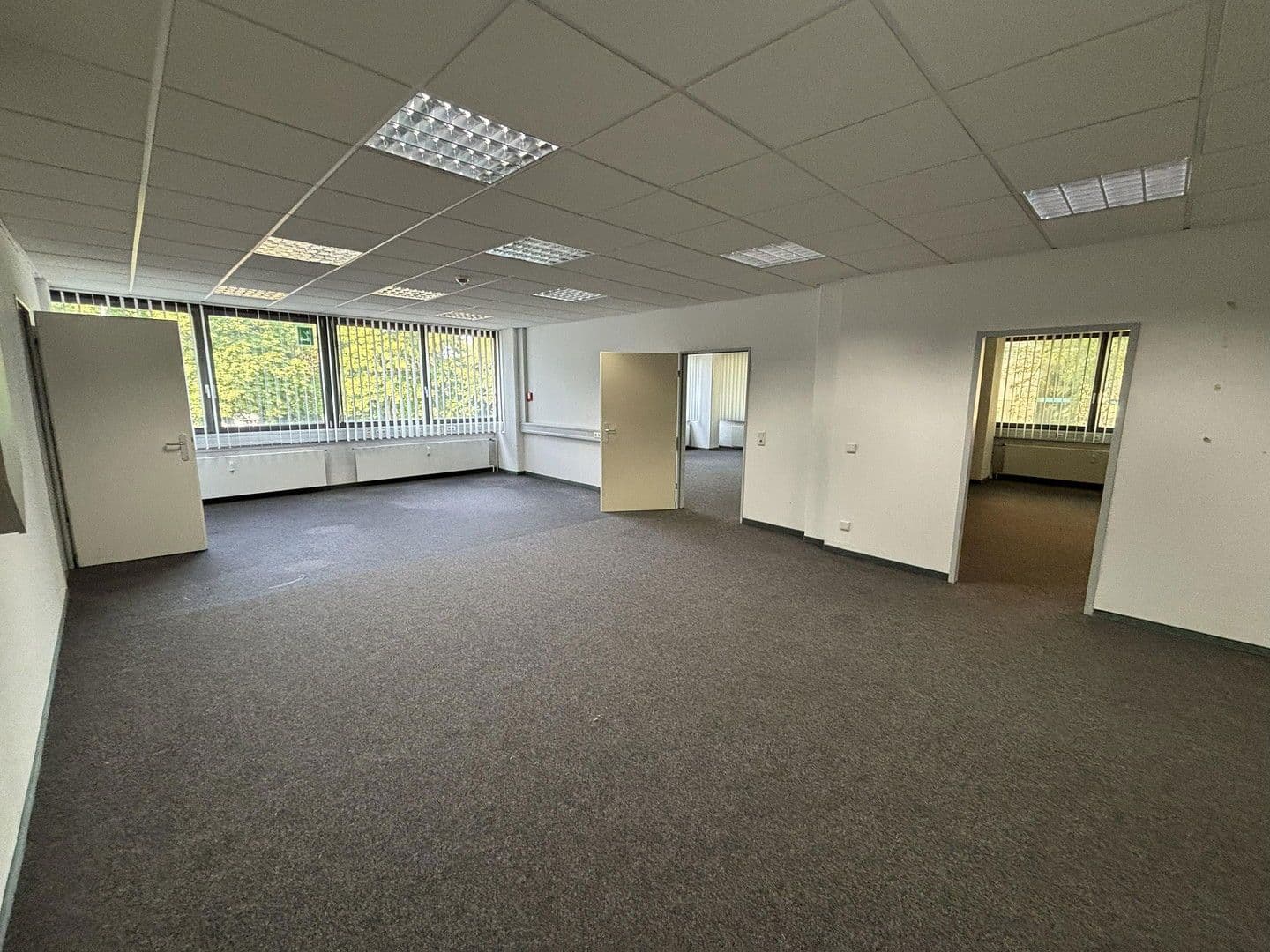 Pronájem kanceláře 120 m², Münsterstrasse 330, Düsseldorf, Severní Porýní-Vestfálsko Pronájem kanceláře 120 m², Münsterstrasse 330, Düsseldorf, Severní Porýní-Vestfálsko