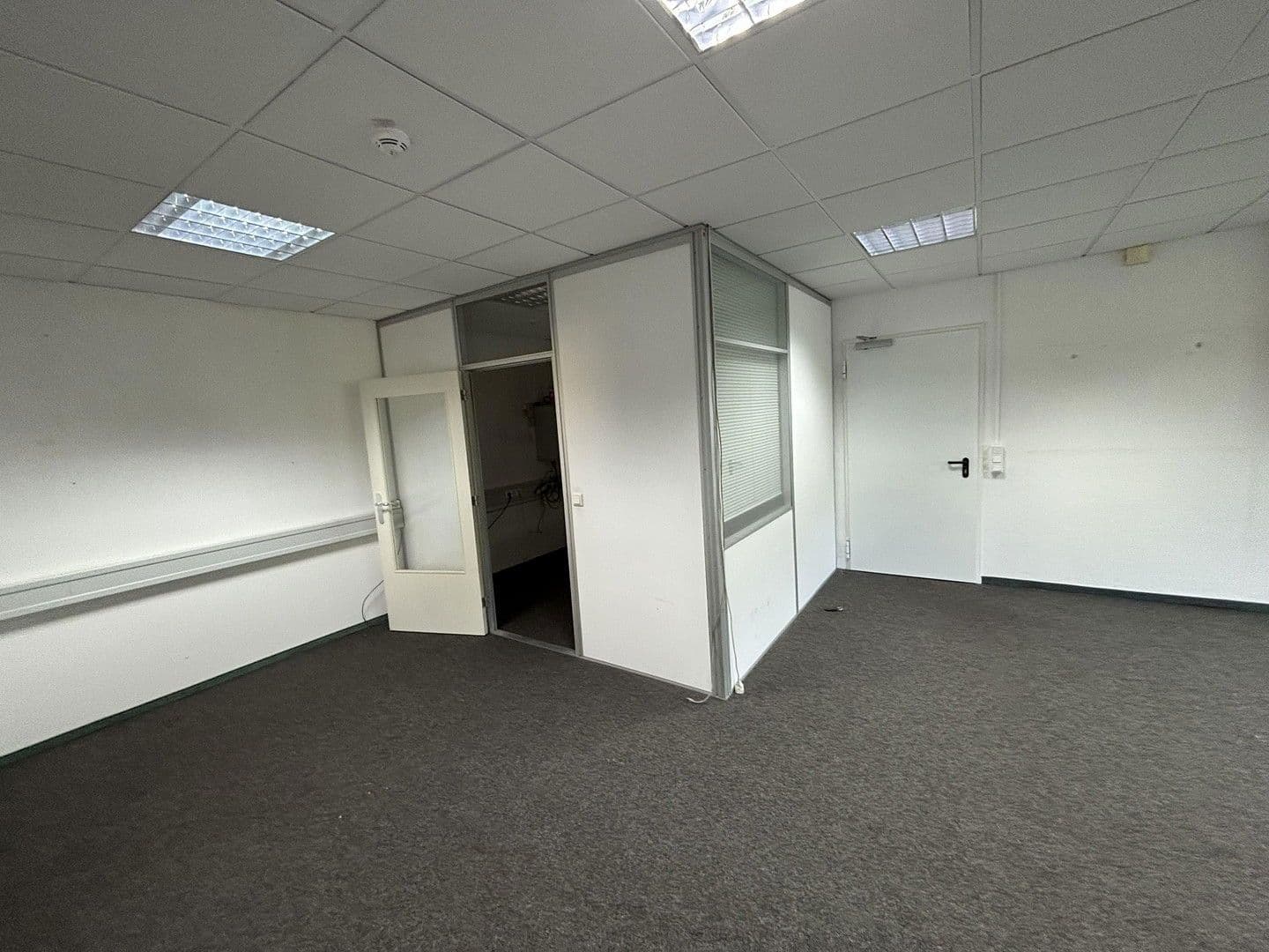 Pronájem kanceláře 120 m², Münsterstrasse 330, Düsseldorf, Severní Porýní-Vestfálsko Pronájem kanceláře 120 m², Münsterstrasse 330, Düsseldorf, Severní Porýní-Vestfálsko