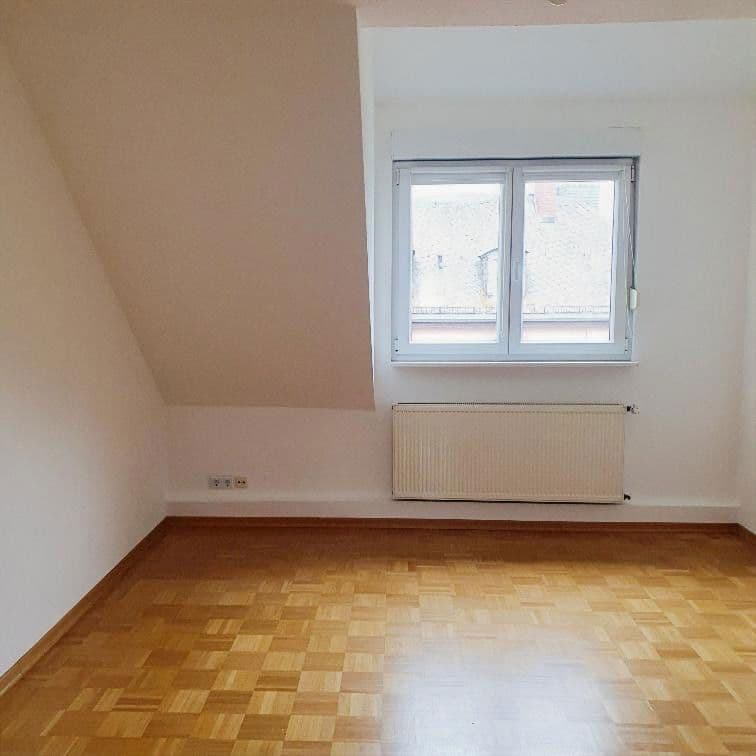 Pronájem bytu 3+1 76 m², Esslinger Str. 3, Frankfurt am Main, Hessen Pronájem bytu 3+1 76 m², Esslinger Str. 3, Frankfurt am Main, Hessen