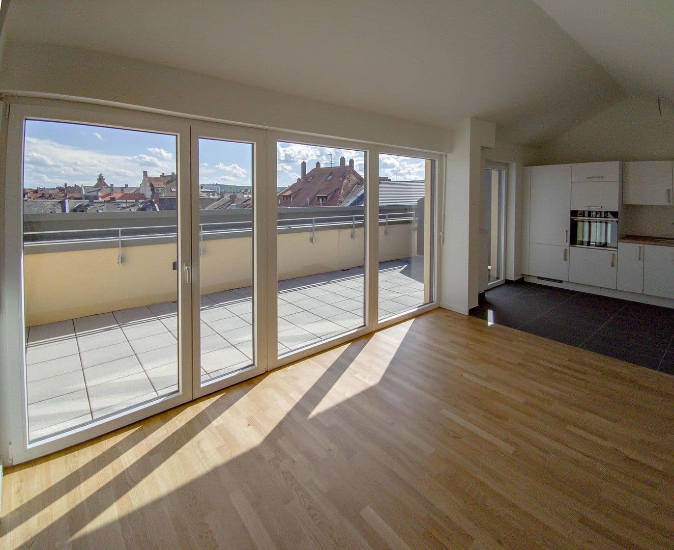 Pronájem bytu 4+1 123 m², Karolinenstr. 22, Fürth, Bavorsko Pronájem bytu 4+1 123 m², Karolinenstr. 22, Fürth, Bavorsko