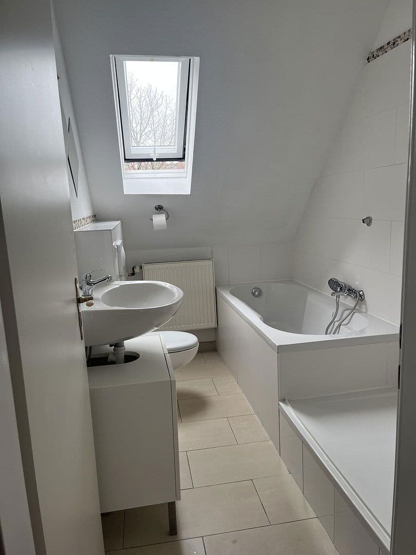 Pronájem bytu 2+kk 70 m², Wörthstrasse 23, Wiesbaden, Hessen Pronájem bytu 2+kk 70 m², Wörthstrasse 23, Wiesbaden, Hessen