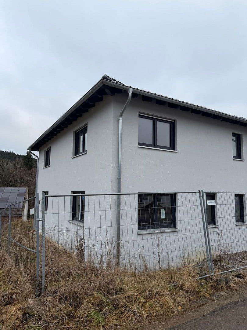 Prodej domu 162 m², pozemek 468 m², Bärwurzweg, Hellenthal, Severní Porýní-Vestfálsko Prodej domu 162 m², pozemek 468 m², Bärwurzweg, Hellenthal, Severní Porýní-Vestfálsko